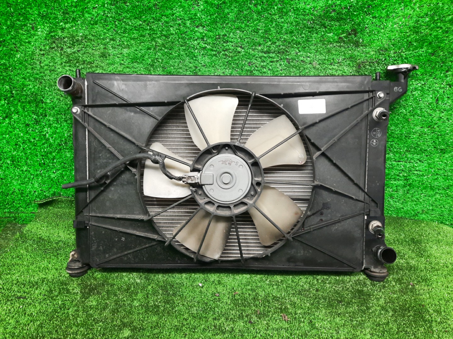 Радиатор основной TOYOTA ALLION ZZT240, NZT240, AZT240, ZZT245 1ZZ-FE 5224 1 ракурс