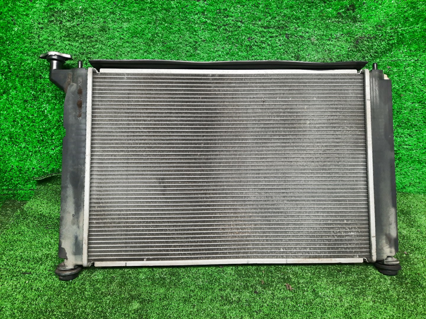 Радиатор основной TOYOTA ALLION ZZT240, NZT240, AZT240, ZZT245 1ZZ-FE 5224 2 ракурс