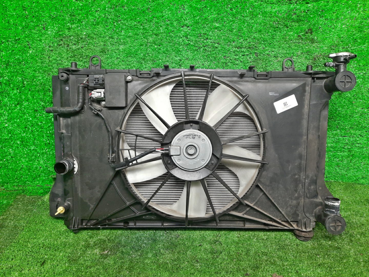 Радиатор основной TOYOTA AXIO, COROLLA FIELDER, COROLLA  AXIO, FIELDER NZE141, NZE144, ZRE142, ZRE144, ZRE144G, ZRE142G, NZE144G, NZE141G 1NZ-FE, 2ZR-FAE, 2ZR-FE 5253 1 ракурс
