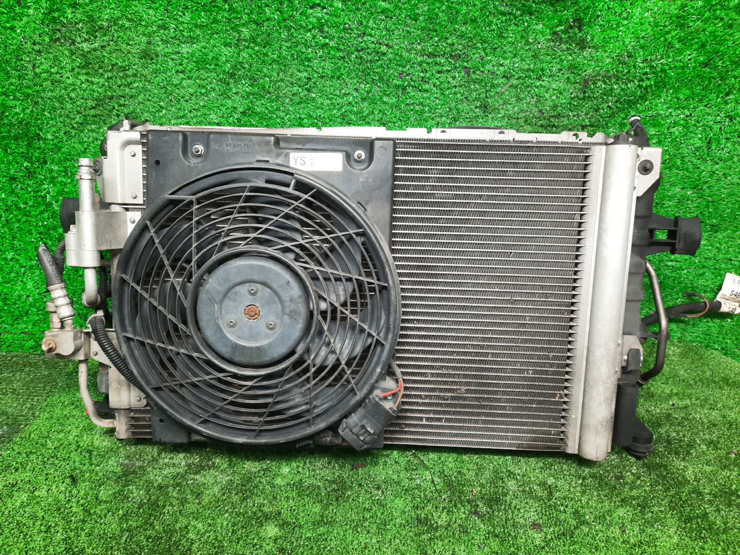 Радиатор основной SUBARU TRAVIQ XM220 Z22SE 5289 2 ракурс