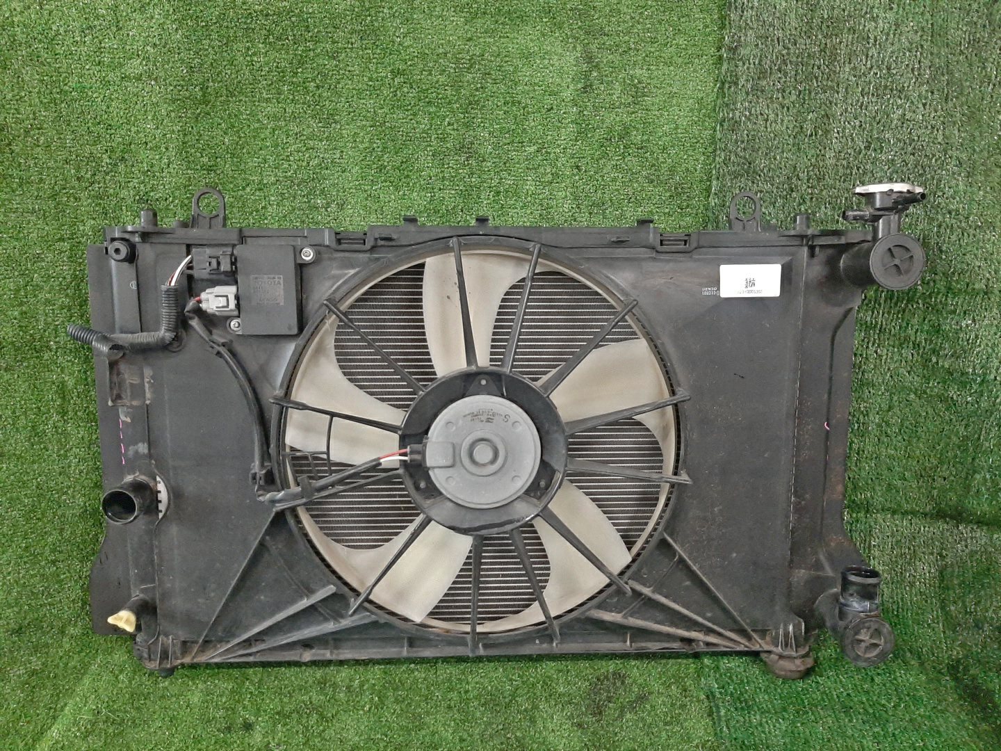 Радиатор основной TOYOTA AXIO, COROLLA FIELDER, COROLLA  AXIO, FIELDER NZE141, NZE144, ZRE142, ZRE144, ZRE144G, ZRE142G, NZE144G, NZE141G 1NZ-FE, 2ZR-FE, 2ZR-FAE 5355 1 ракурс