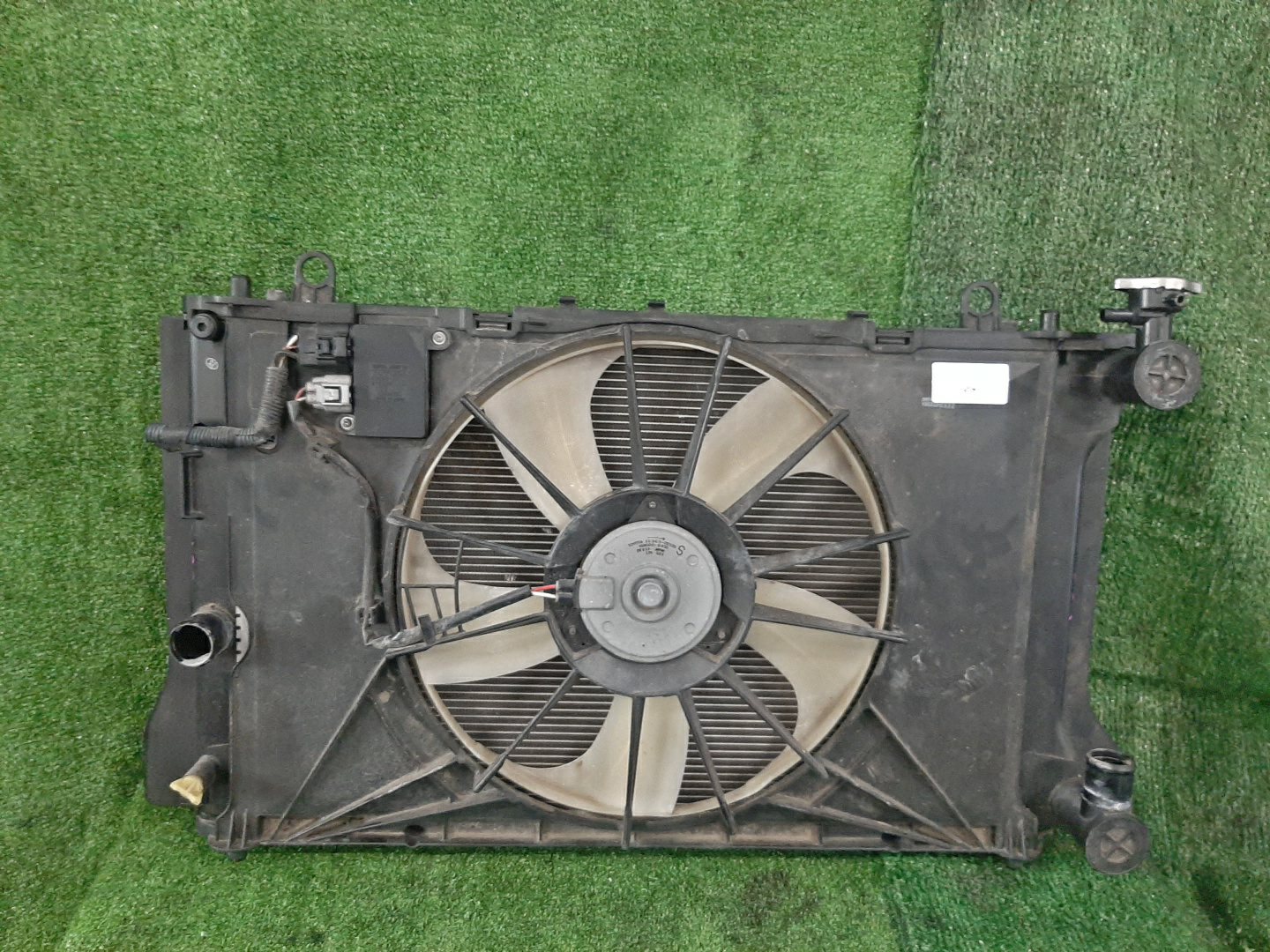 Радиатор основной TOYOTA AXIO, COROLLA FIELDER, COROLLA  AXIO, FIELDER NZE141, NZE144, ZRE142, ZRE144, ZRE144G, ZRE142G, NZE144G, NZE141G 1NZ-FE, 2ZR-FE, 2ZR-FAE 5370 1 ракурс