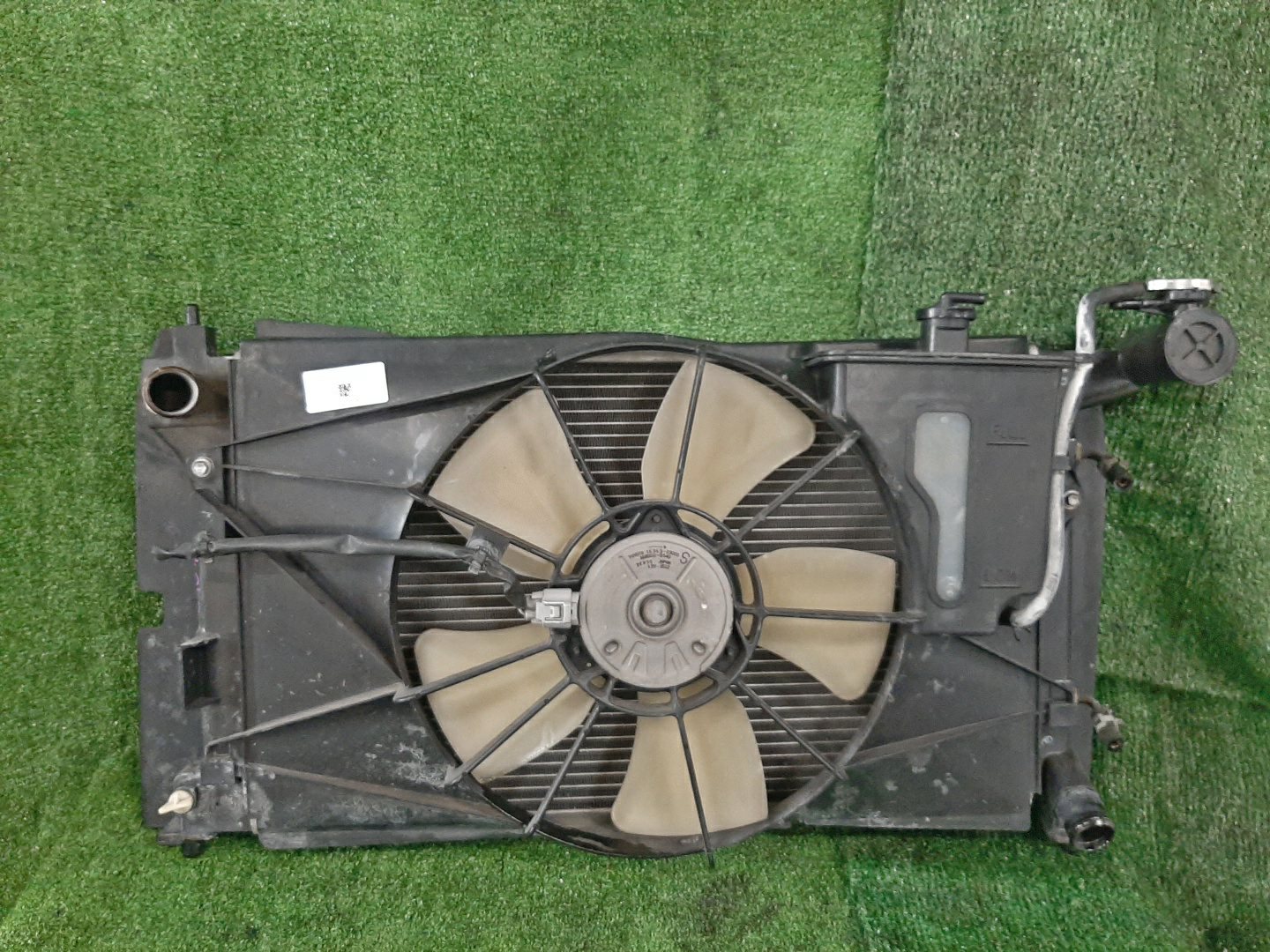 Радиатор основной TOYOTA COROLLA ZZE122 1ZZ-FE 5401 1 ракурс