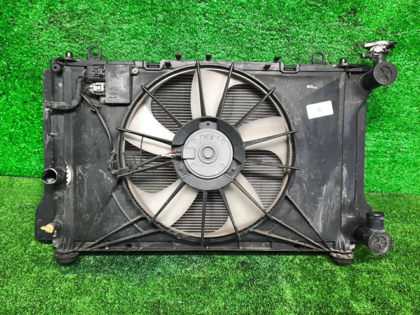 Радиатор основной TOYOTA AXIO, COROLLA FIELDER, COROLLA  AXIO, FIELDER NZE141, NZE144, ZRE142, ZRE144, ZRE144G, ZRE142G, NZE144G, NZE141G 1NZ-FE, 2ZR-FE, 2ZR-FAE 5463 1 ракурс