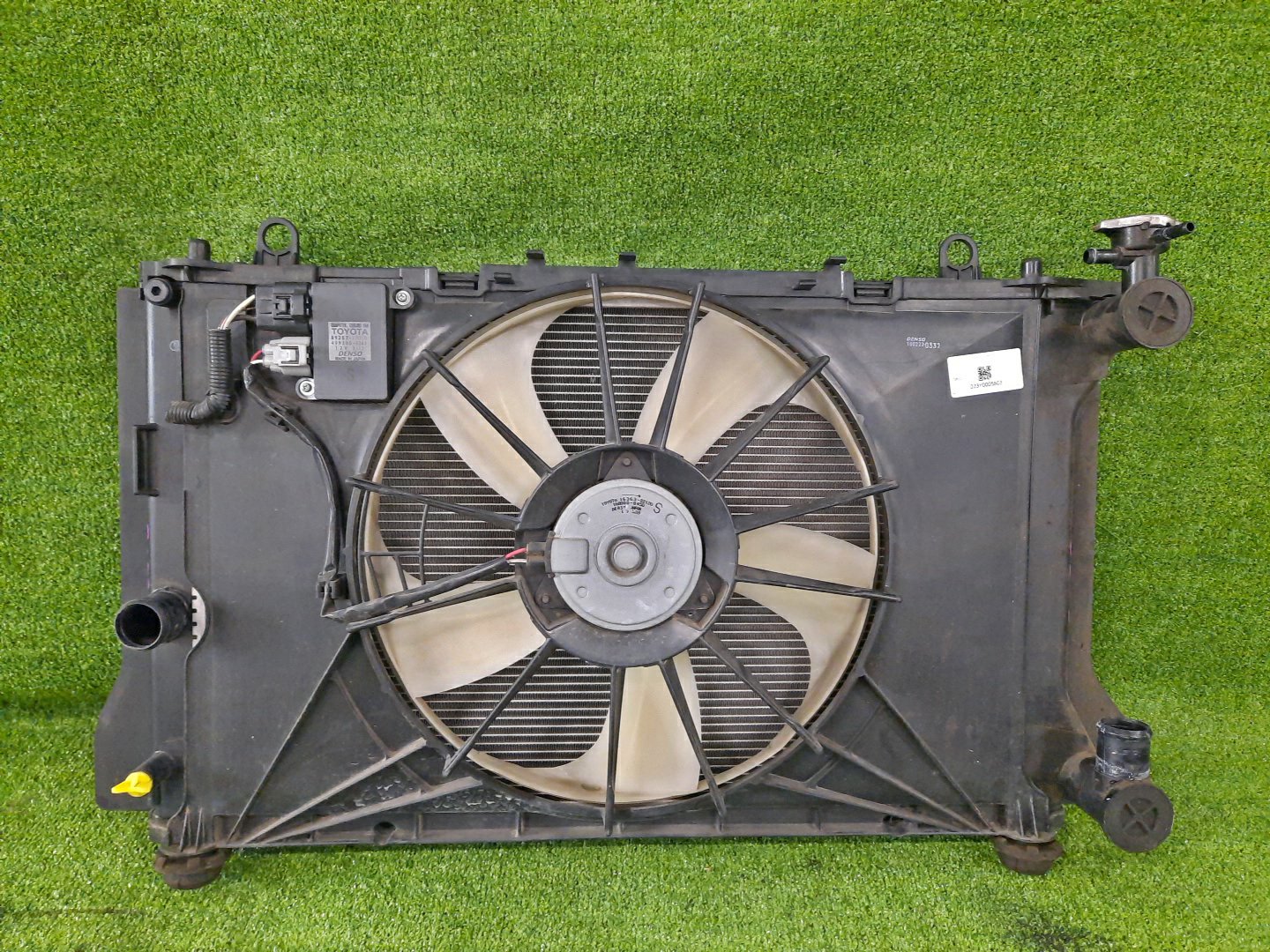 Радиатор основной TOYOTA AXIO, COROLLA FIELDER, COROLLA  AXIO, FIELDER NZE141, NZE144, ZRE142, ZRE144, ZRE144G, ZRE142G, NZE144G, NZE141G 1NZ-FE, 2ZR-FE, 2ZR-FAE 5503 1 ракурс