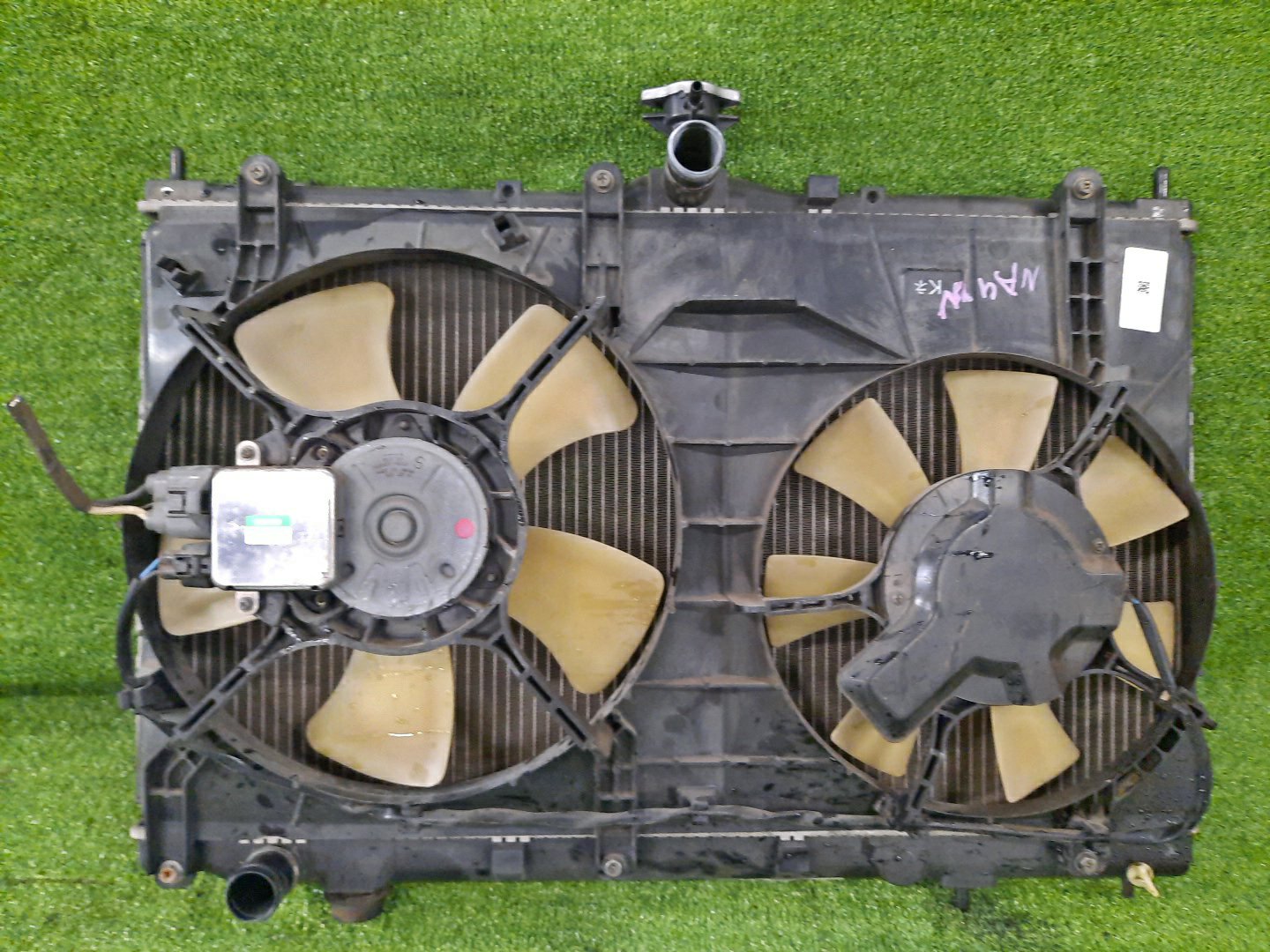 Радиатор основной MITSUBISHI GRANDIS NA4W 4G69 5519 1 ракурс