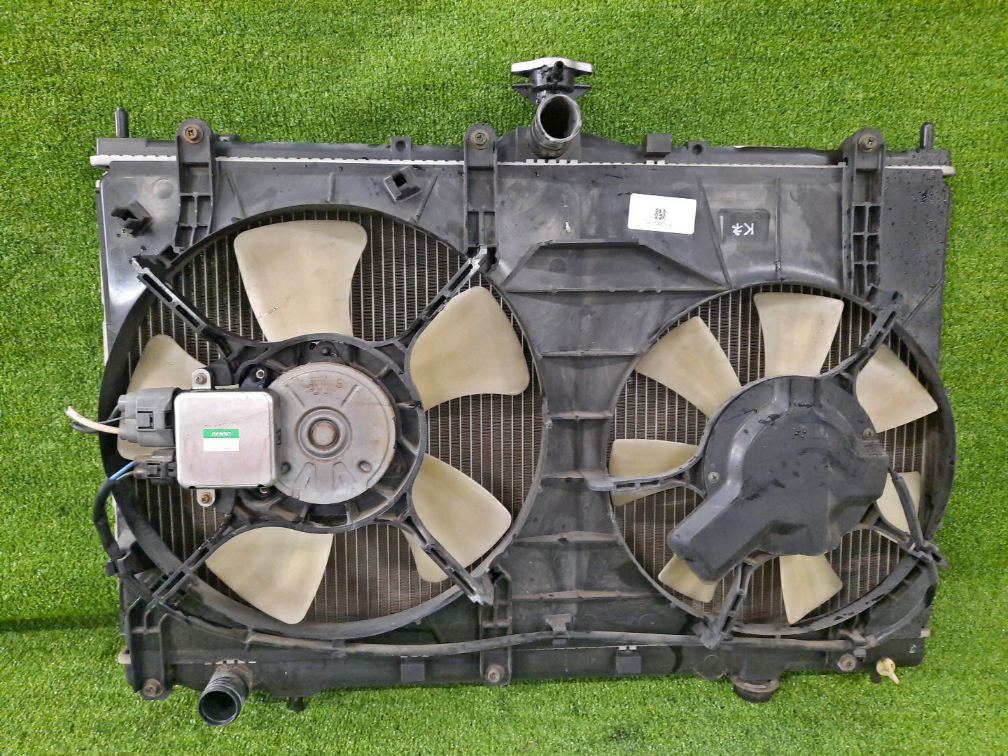 Радиатор основной MITSUBISHI GRANDIS NA4W 4G69 5522 1 ракурс