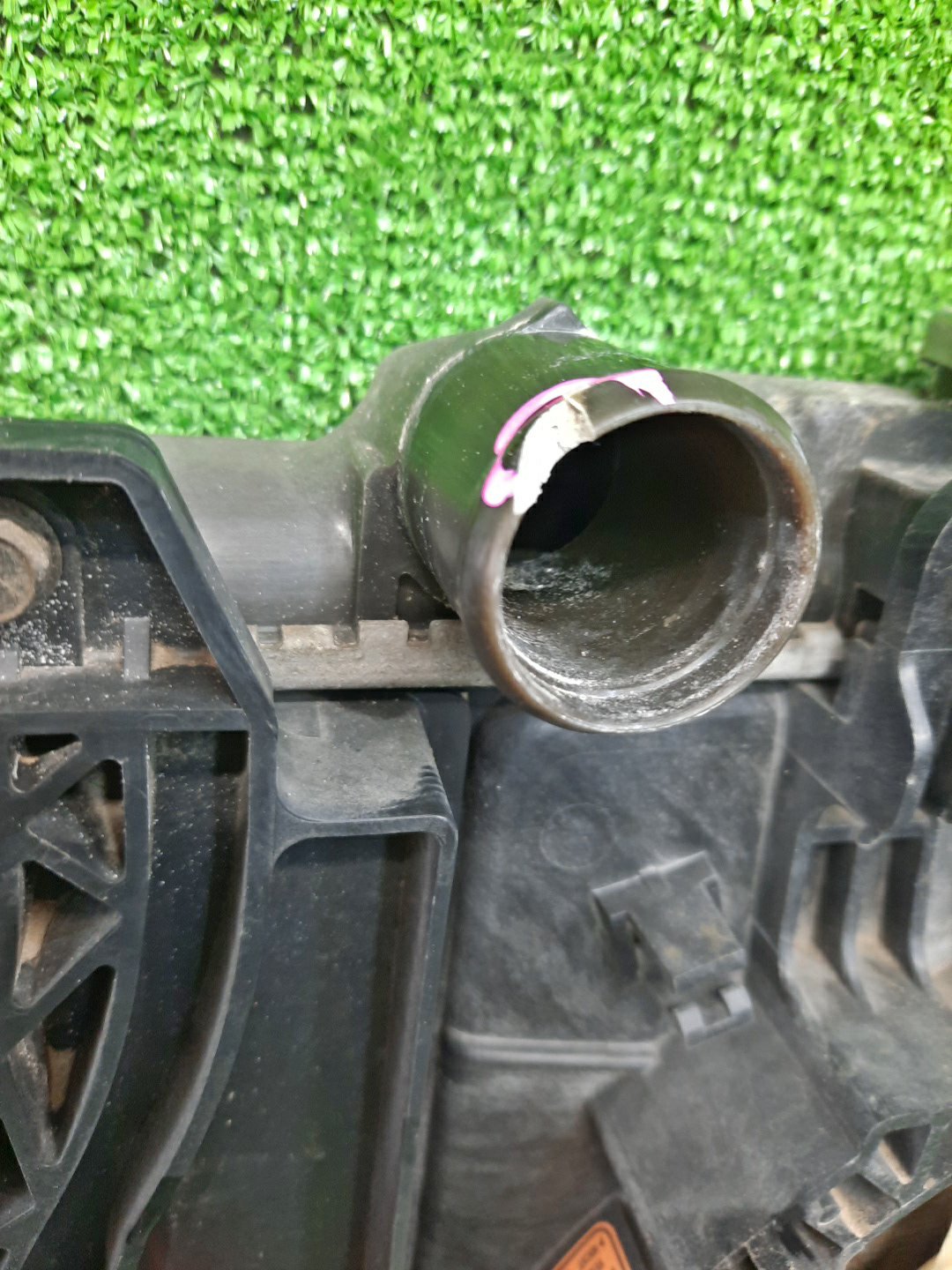 Радиатор основной MITSUBISHI PAJERO IO H76W, H66W, H67W, H77W 4G93 5550 2 ракурс