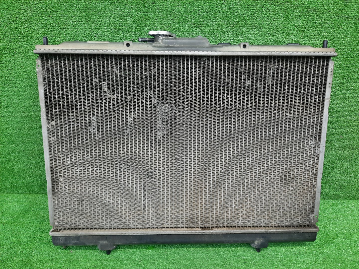 Радиатор основной MITSUBISHI PAJERO IO H76W, H66W, H67W, H77W 4G93 5550 3 ракурс