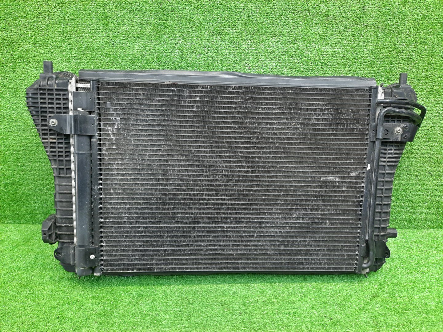 Радиатор основной AUDI A3 8P1 CDAA 5563 2 ракурс