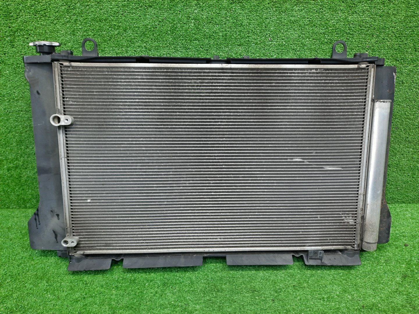 Радиатор основной TOYOTA AXIO, COROLLA FIELDER, COROLLA  AXIO, FIELDER NZE141, NZE144, ZRE142, ZRE144, ZRE144G, ZRE142G, NZE144G, NZE141G 1NZ-FE, 2ZR-FAE, 2ZR-FE 5567 2 ракурс