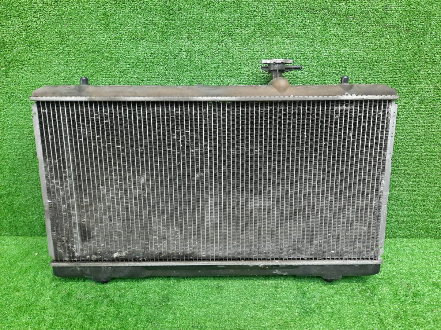 Радиатор основной SUZUKI AERIO RB21S, RD51S M15A 5620 2 ракурс