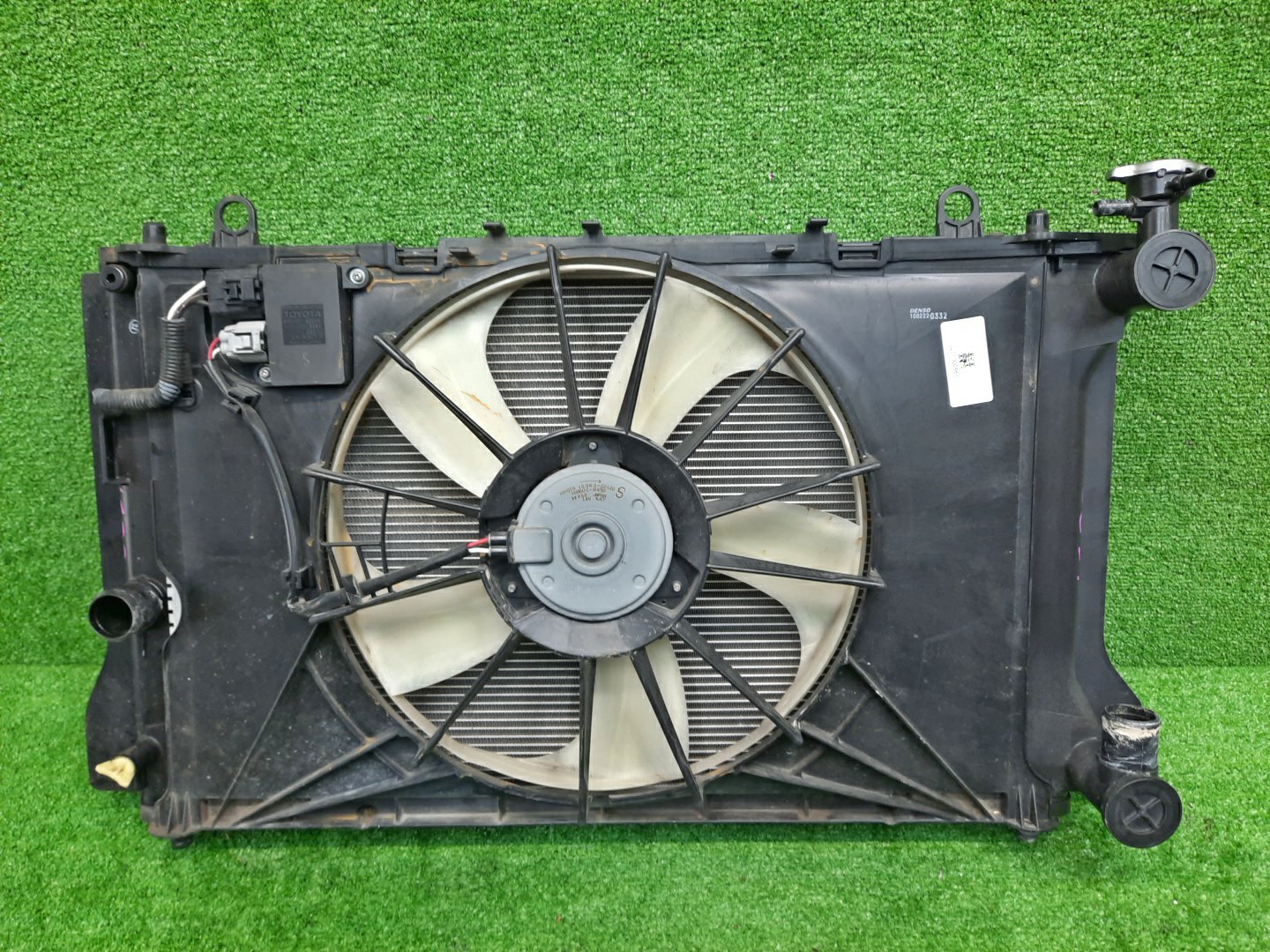Радиатор основной TOYOTA AXIO, COROLLA FIELDER, COROLLA  AXIO, FIELDER NZE141, NZE144, ZRE142, ZRE144, ZRE144G, ZRE142G, NZE144G, NZE141G 1NZ-FE, 2ZR-FAE, 2ZR-FE 5631 1 ракурс