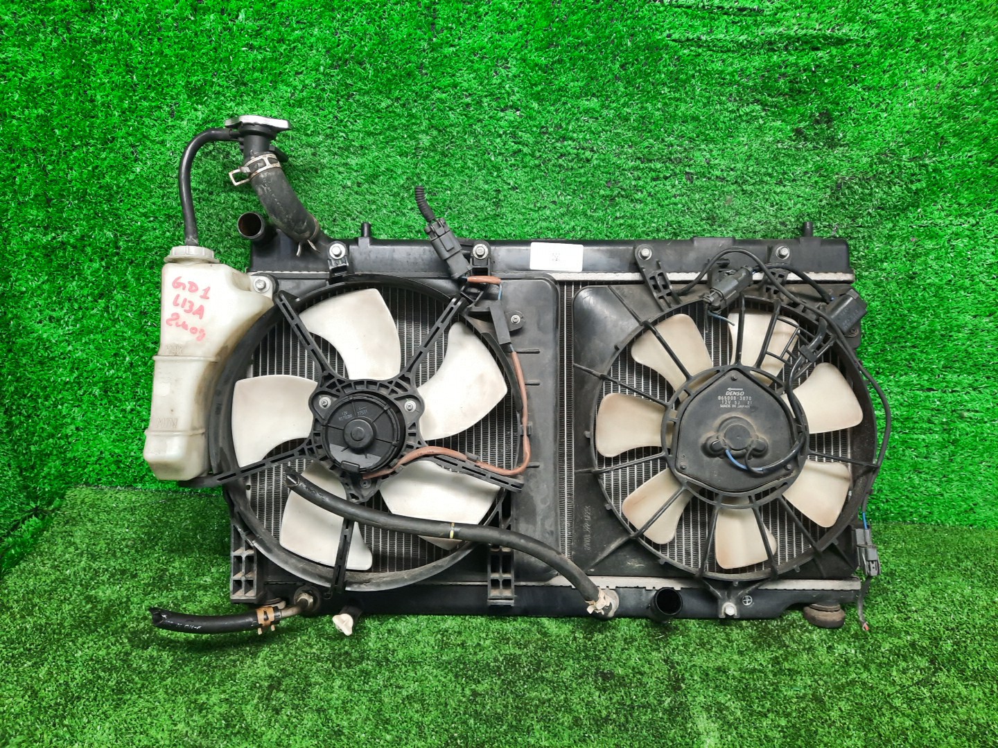 Радиатор основной HONDA FIT, JAZZ GD2, GD3, GD4, GD1 L13A 5731 1 ракурс