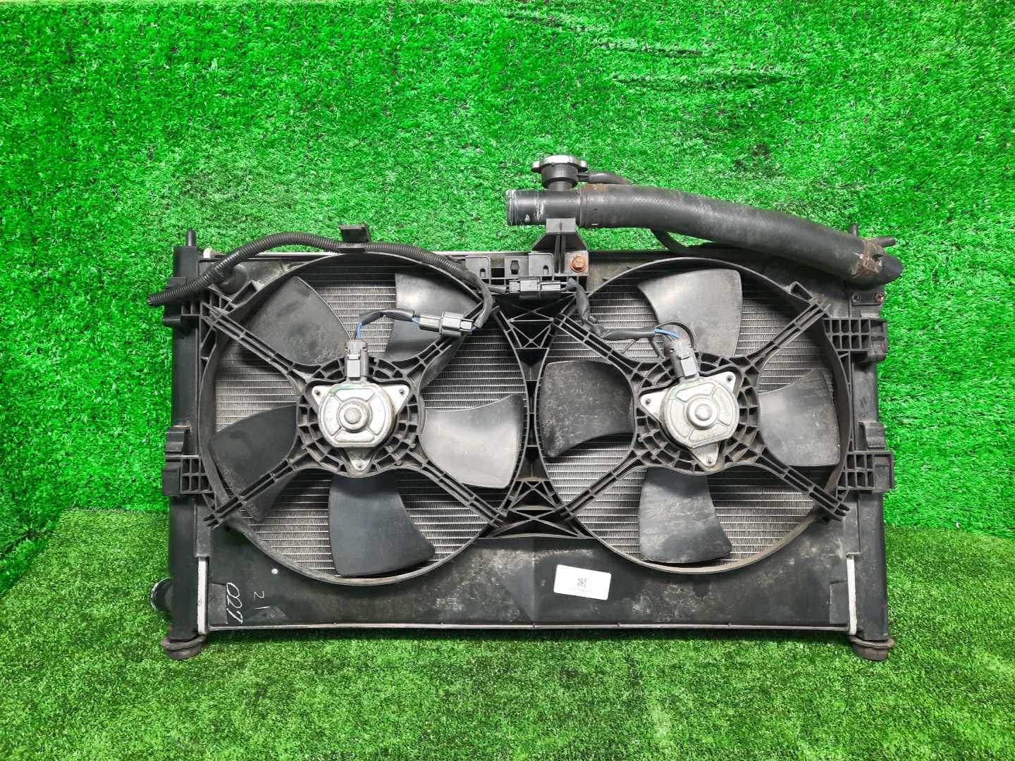 Радиатор основной MITSUBISHI OUTLANDER CW5W 4B12 5732 1 ракурс