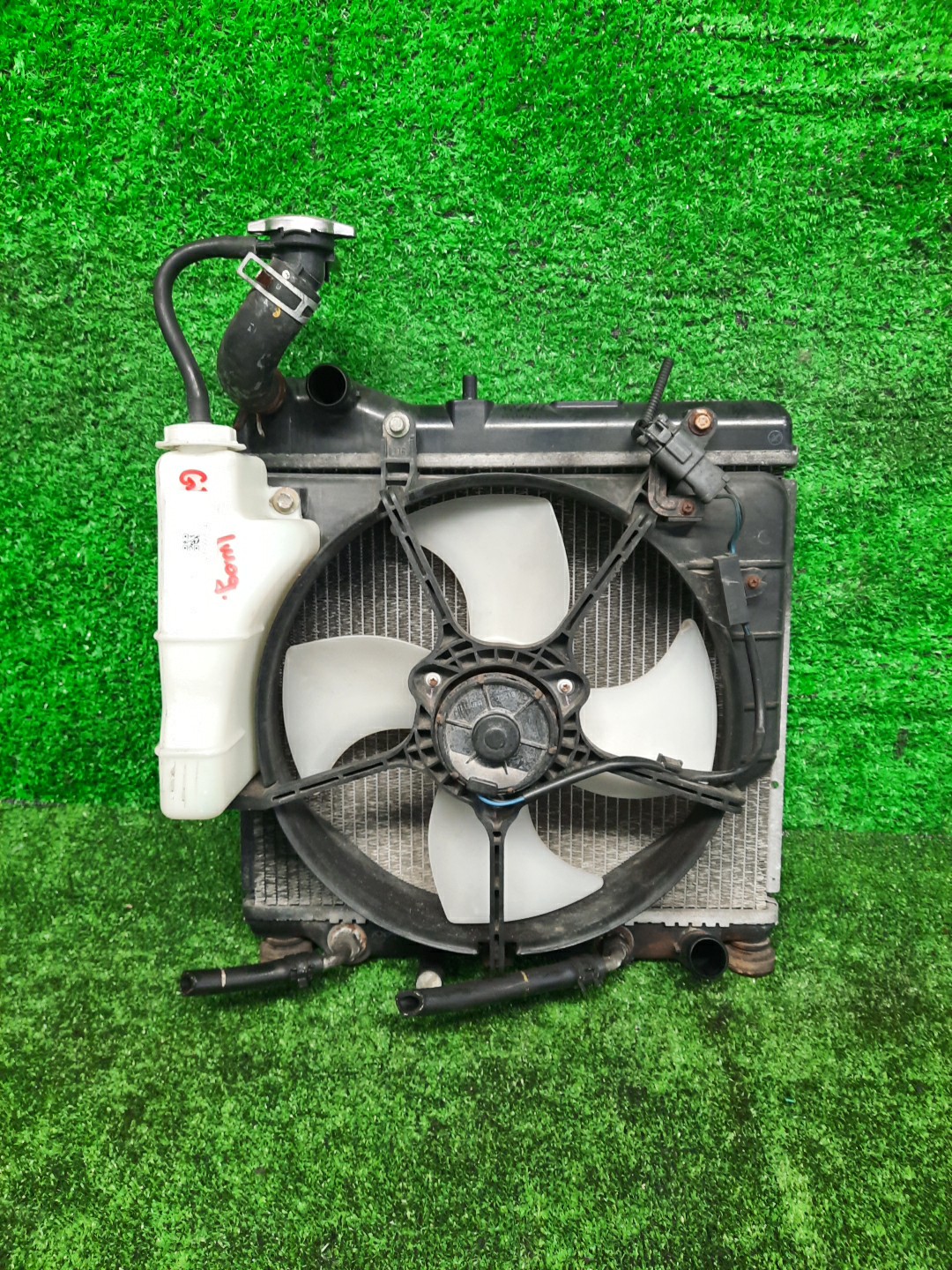 Радиатор основной HONDA FIT, JAZZ GD2, GD3, GD4, GD1 L13A 5742 1 ракурс