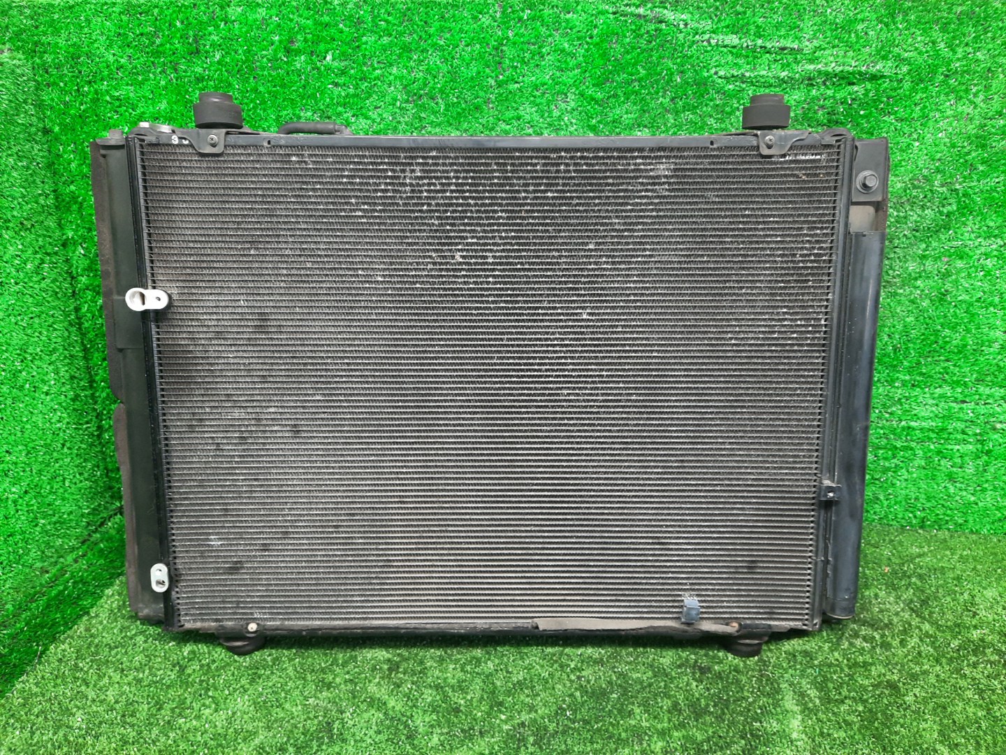 Радиатор основной TOYOTA ALPHARD ANH10W 2AZ-FE 5751 2 ракурс