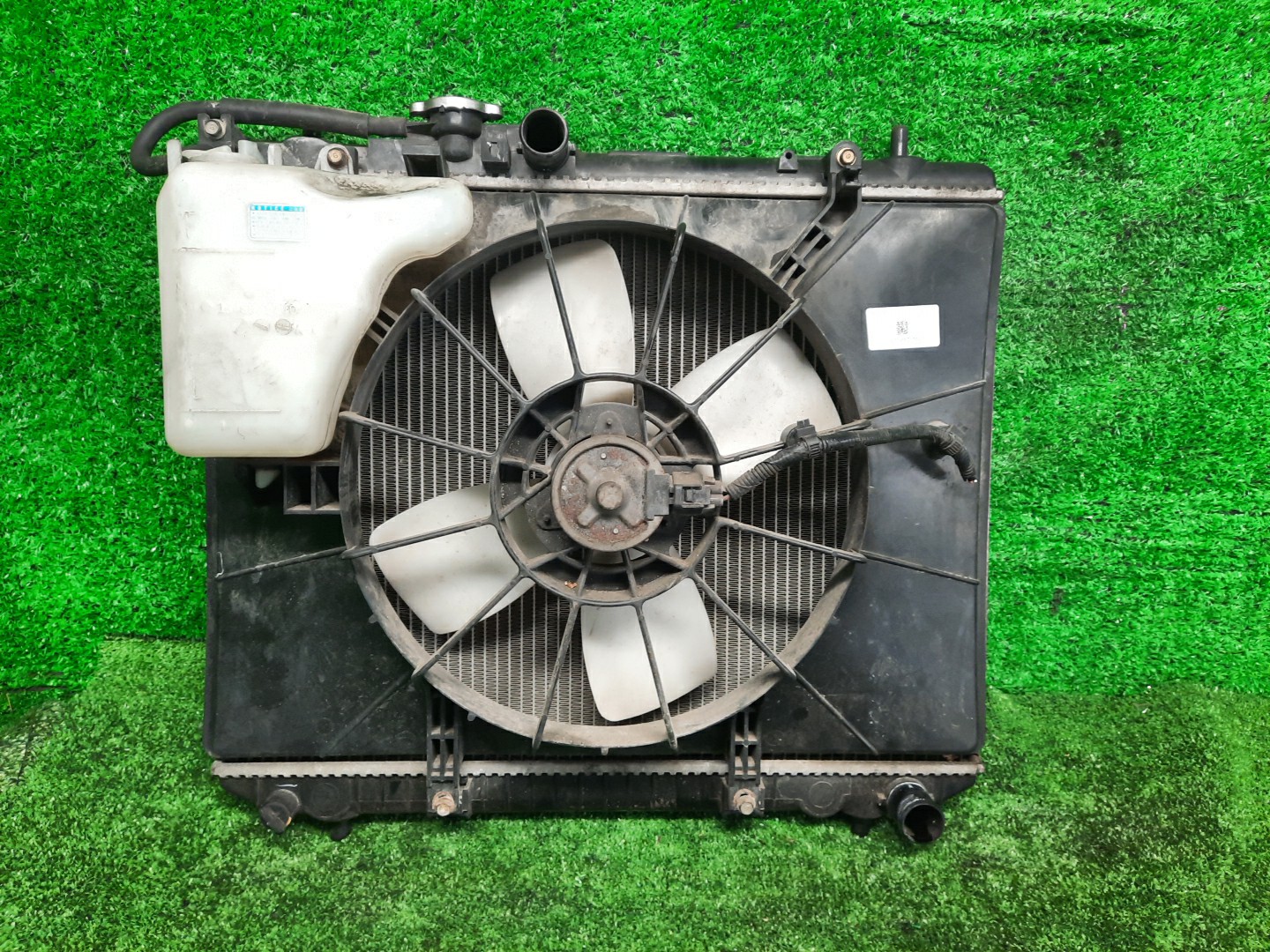 Радиатор основной DAIHATSU TERIOS, CAMI J100G, J102G, J100E, J102E, J122E K3-VE 5768 1 ракурс
