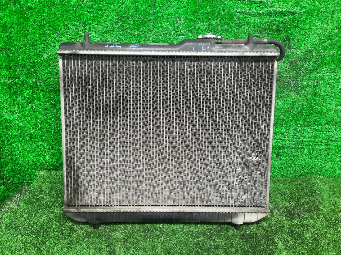 Радиатор основной DAIHATSU TERIOS, CAMI J100G, J102G, J100E, J102E, J122E K3-VE 5768 2 ракурс