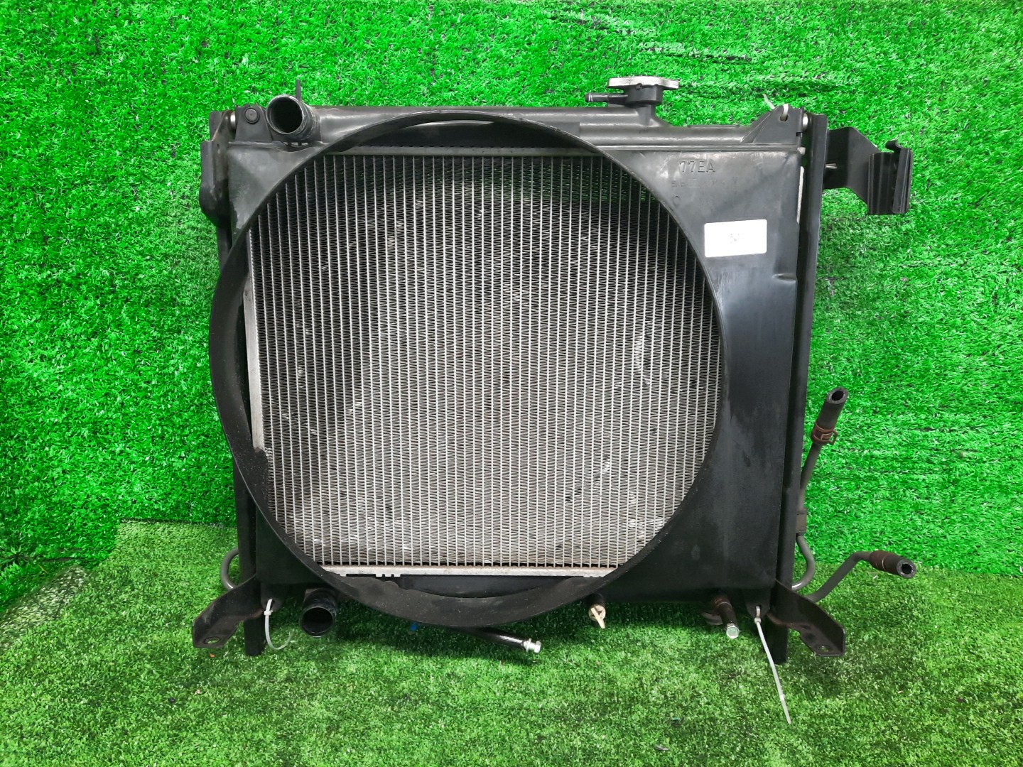 Радиатор основной SUZUKI ESCUDO, PROCEED LEVANTE TA52W, TL52W, TD52W, TF52W, TJ52W J20A 5771 1 ракурс