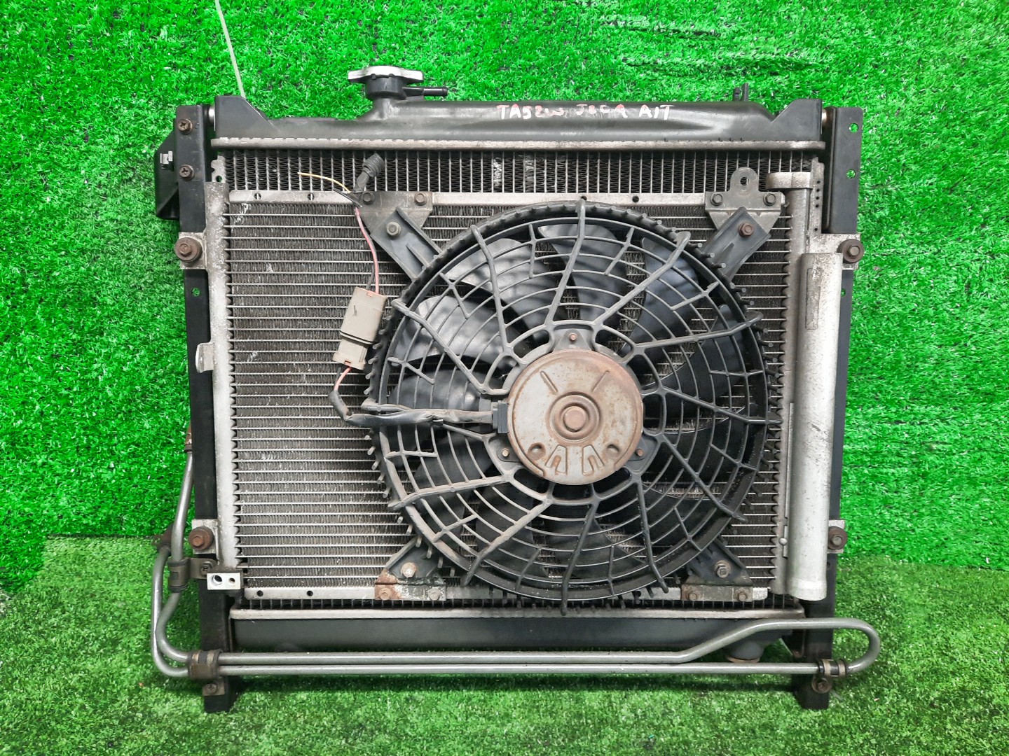 Радиатор основной SUZUKI ESCUDO, PROCEED LEVANTE TA52W, TL52W, TD52W, TF52W, TJ52W J20A 5771 2 ракурс