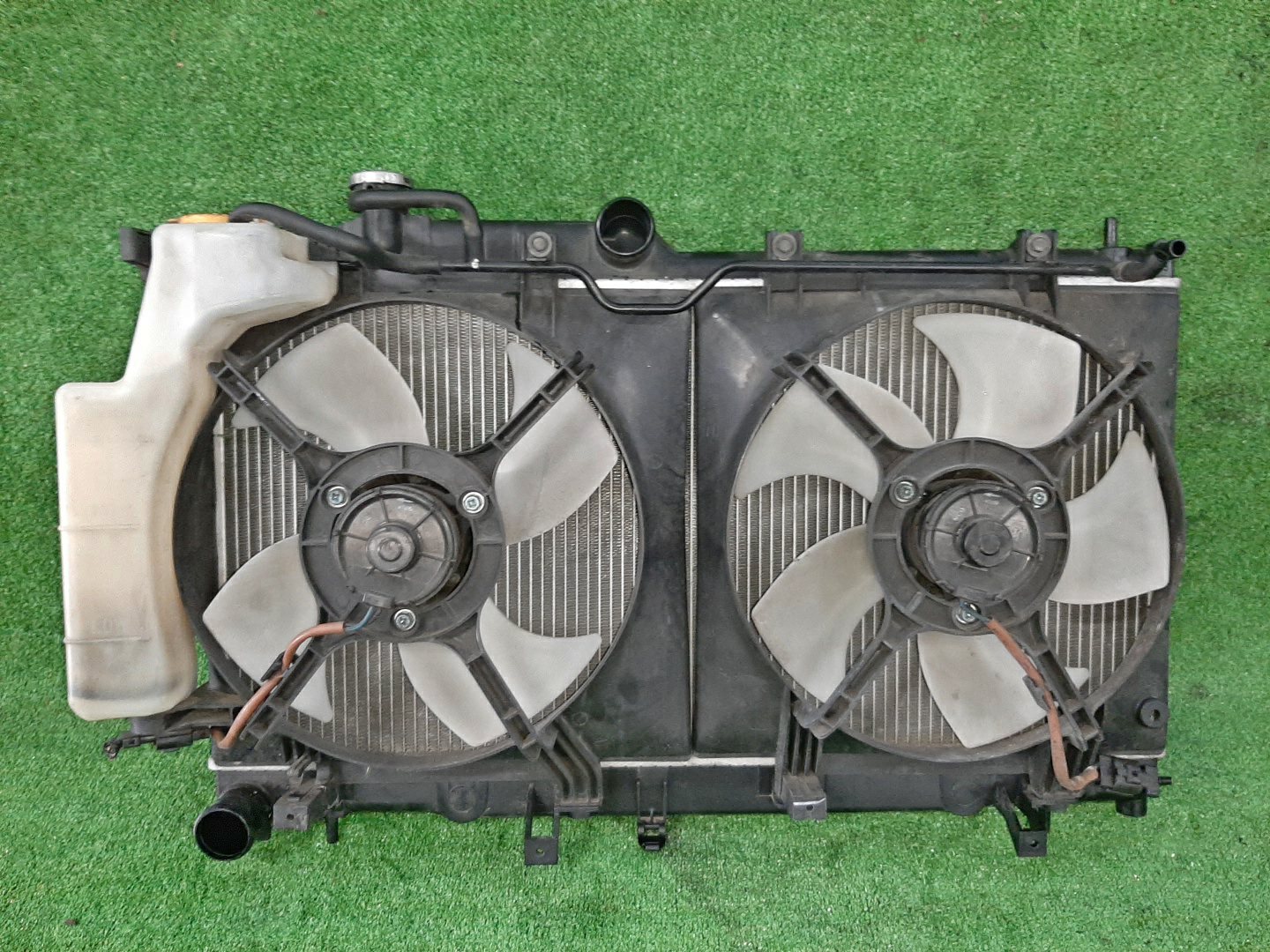Радиатор основной SUBARU LEGACY BL5, BP5 EJ20T, EJ20Y, EJ20X 5790 1 ракурс