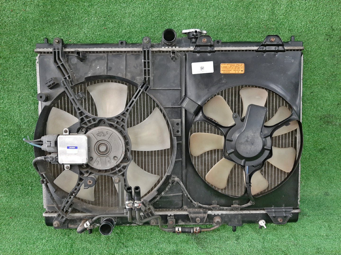 Радиатор основной MITSUBISHI CHARIOT GRANDIS, CHARIOT N84W, N94W, N96W, N86W 4G64 5793 1 ракурс