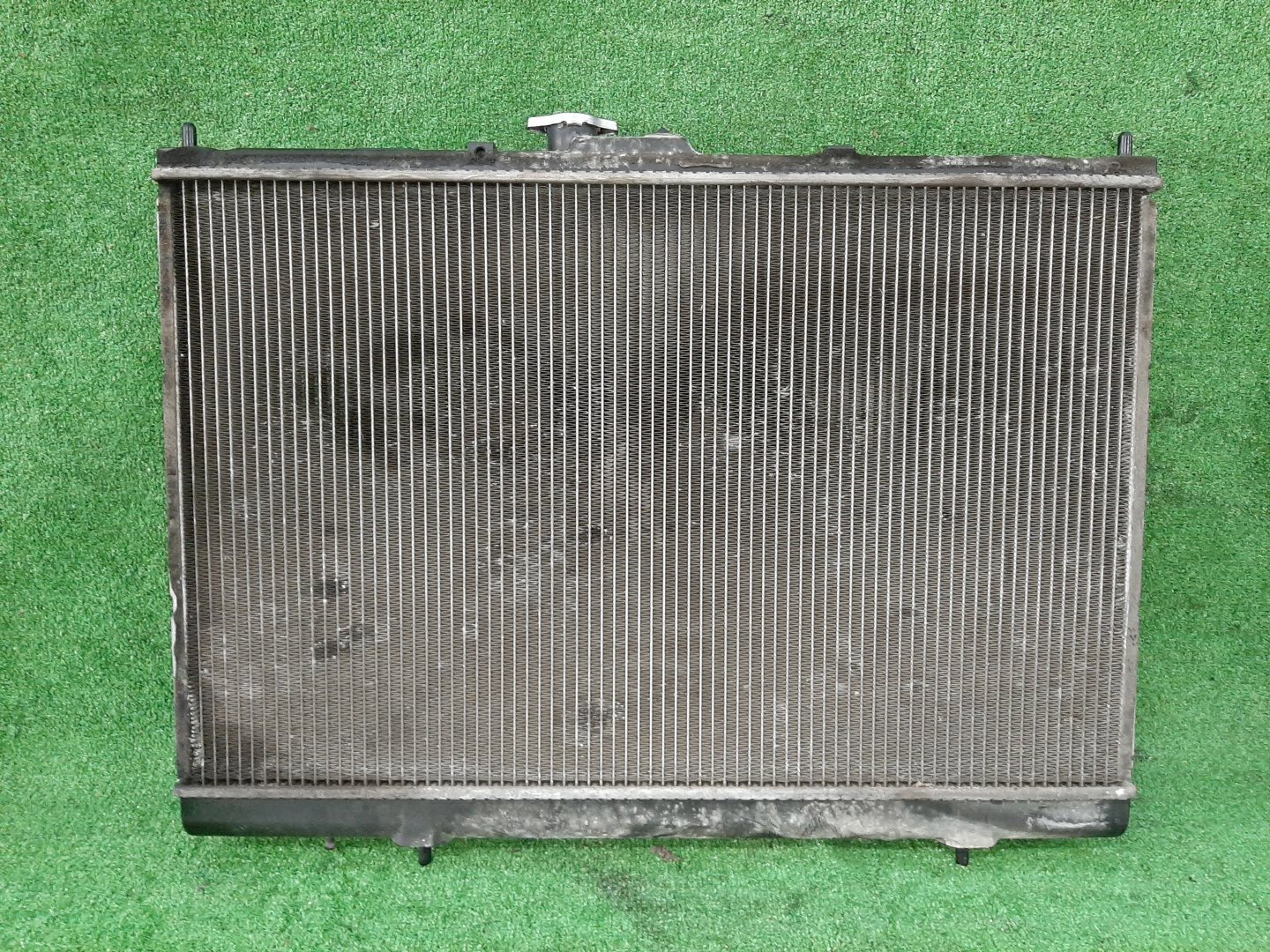 Радиатор основной MITSUBISHI CHARIOT GRANDIS, CHARIOT N84W, N94W, N96W, N86W 4G64 5793 2 ракурс