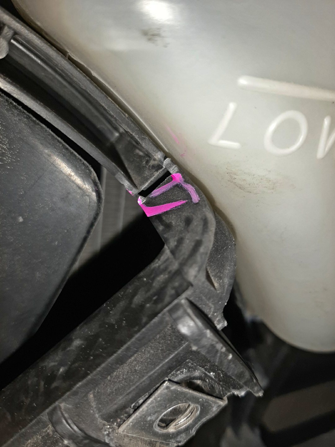 Радиатор основной MAZDA ATENZA, MAZDA 6 GG3S, GY3W, GG3P, GY, GG L3-VE 5794 4 ракурс Радиатор основной MAZDA ATENZA, MAZDA 6 GG3S, GY3W, GG3P, GY, GG L3-VE 5794 4 ракурс