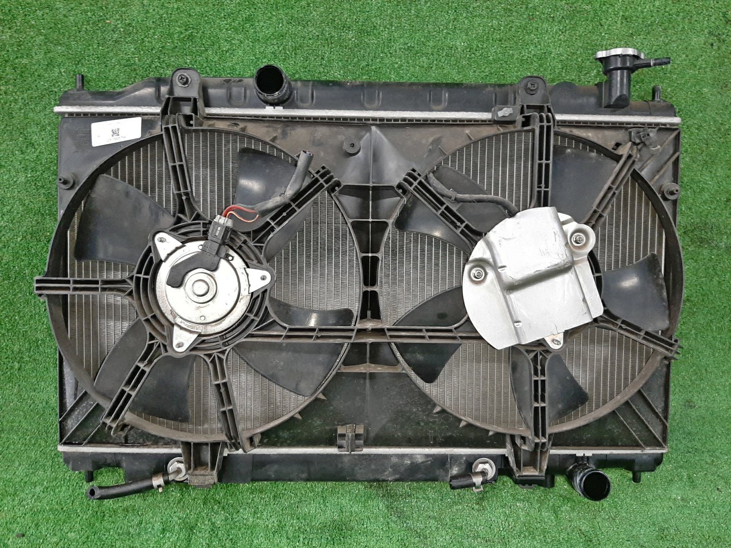 Радиатор основной NISSAN TEANA J31 VQ23DE 5799 1 ракурс