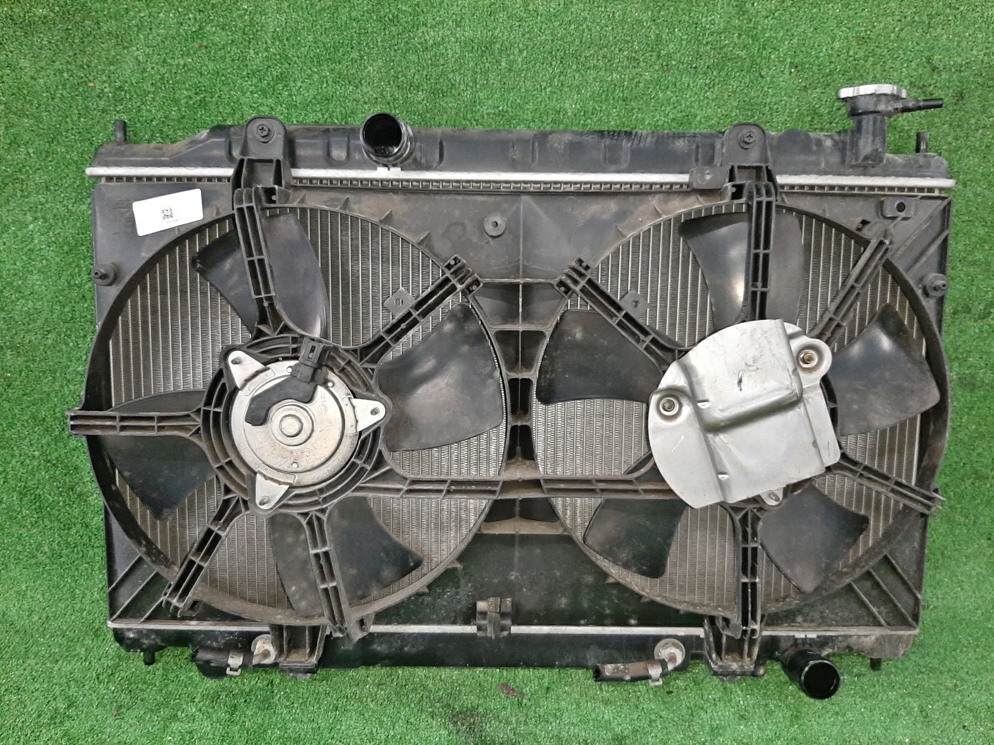 Радиатор основной NISSAN TEANA J31 VQ23DE 5800 1 ракурс