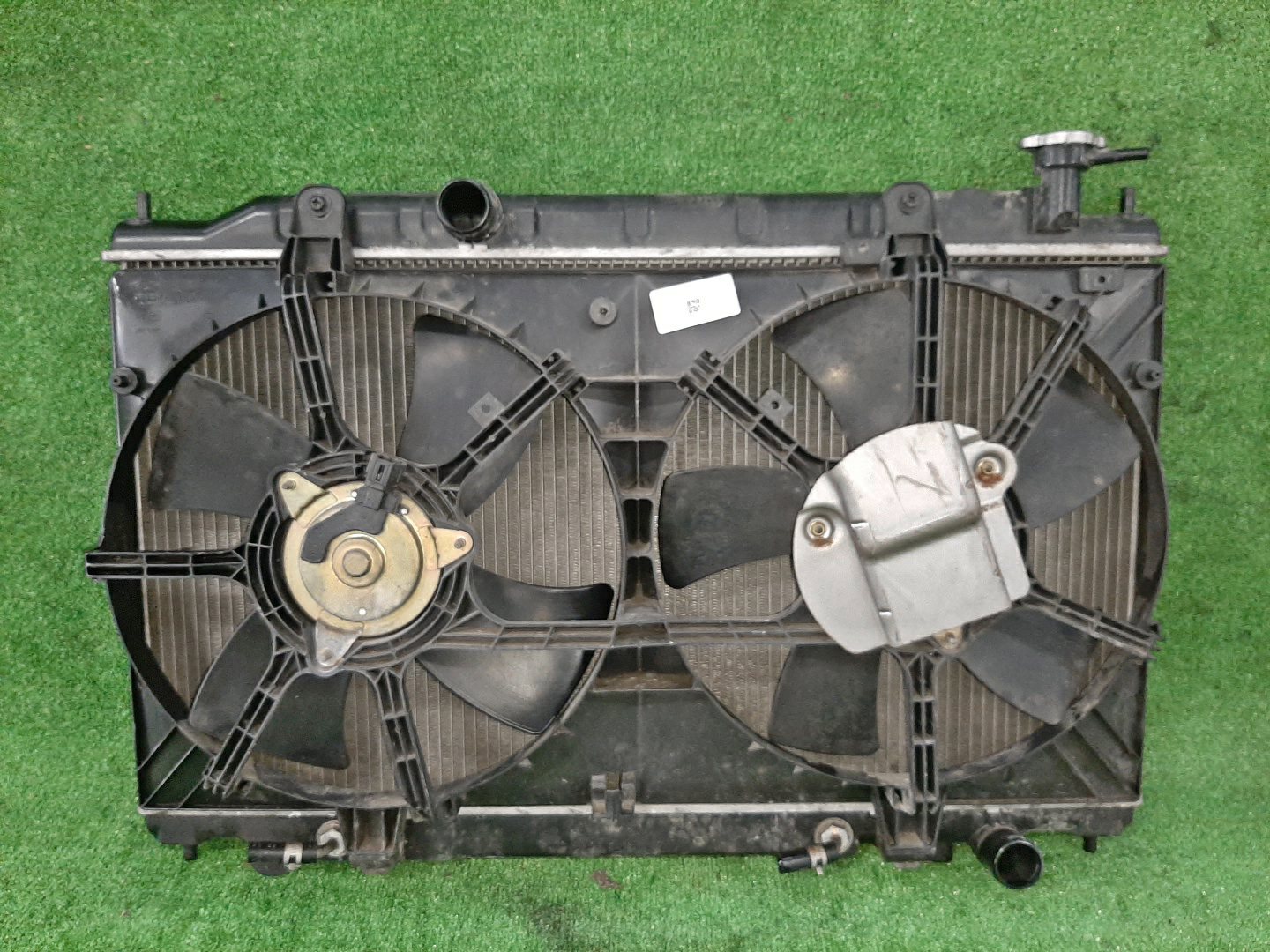 Радиатор основной NISSAN TEANA J31 VQ23DE 5811 1 ракурс