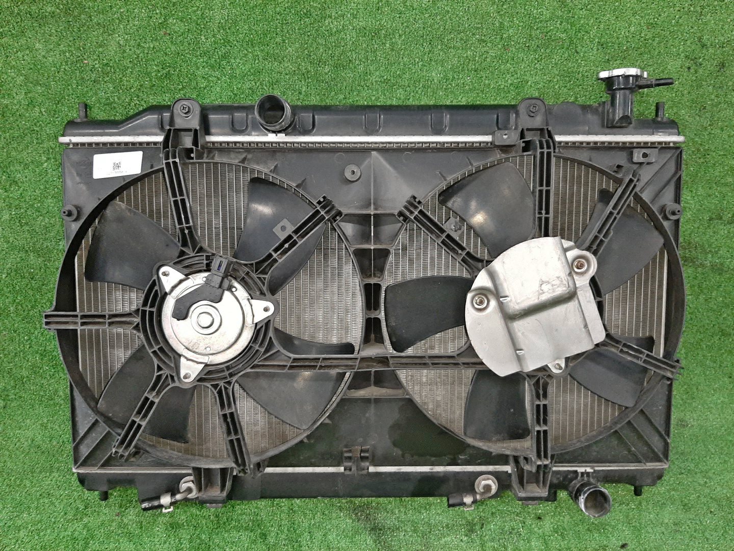 Радиатор основной NISSAN TEANA J31 VQ23DE 5814 1 ракурс