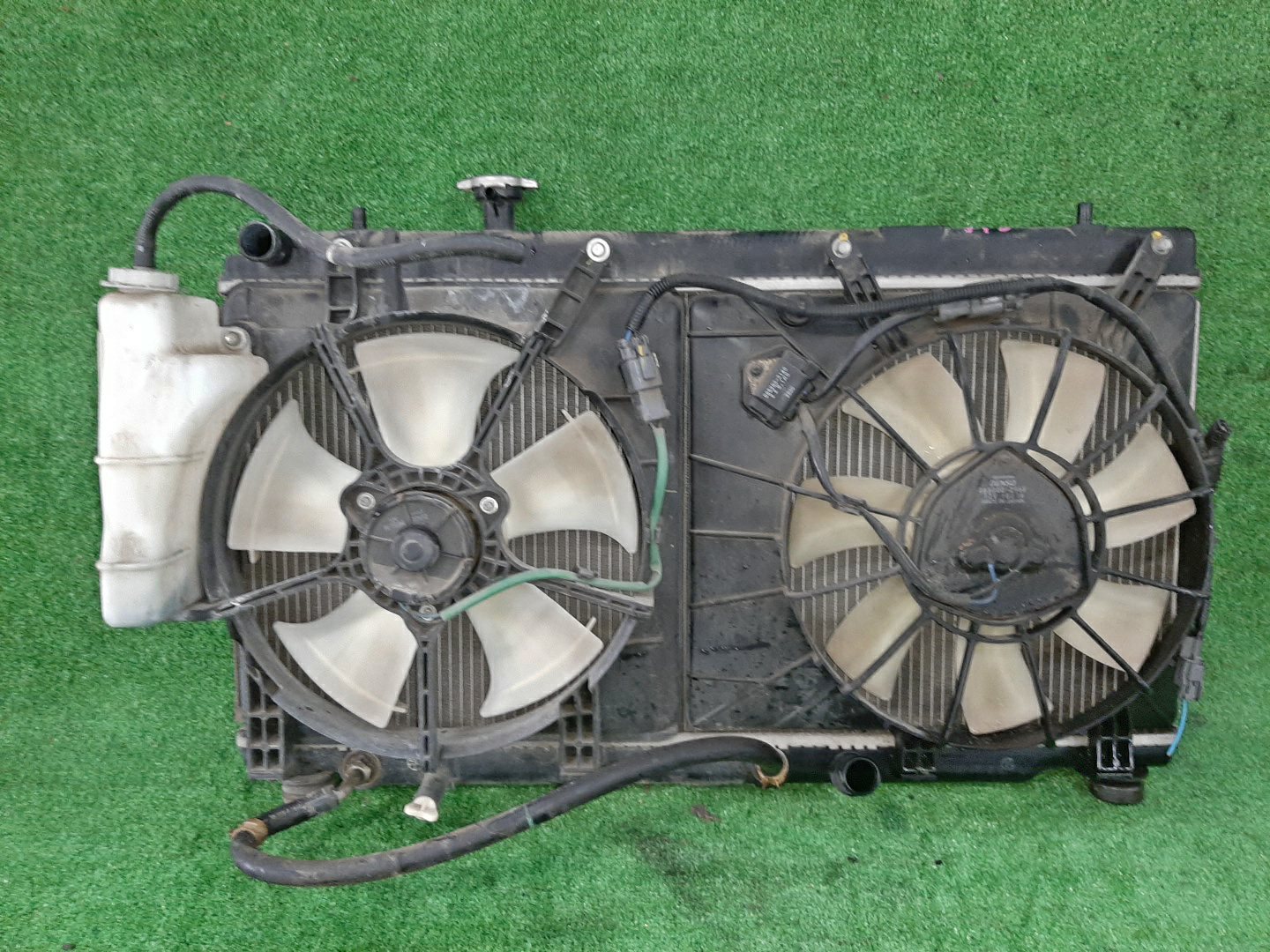 Радиатор основной HONDA AIRWAVE GJ1, GJ2 L15A 5823 1 ракурс