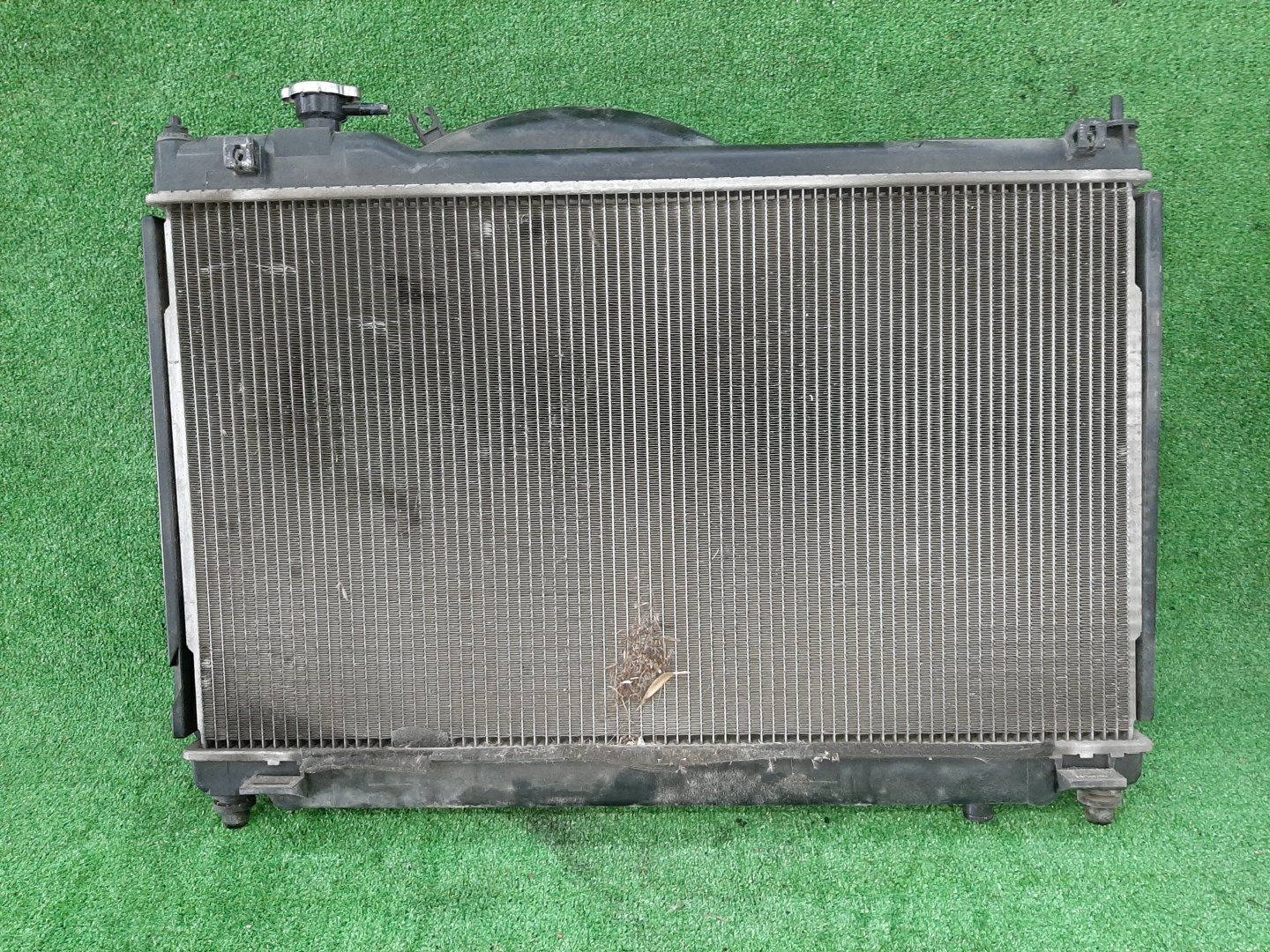Радиатор основной NISSAN SKYLINE V35 VQ25DD 5832 2 ракурс
