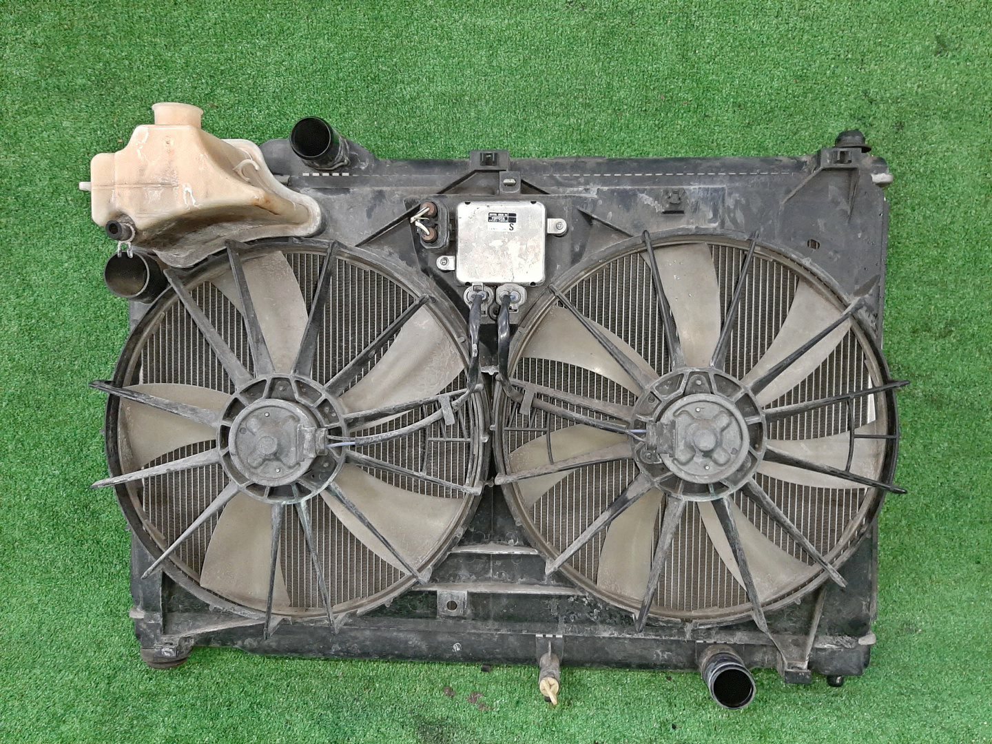 Радиатор основной TOYOTA CROWN GRS182, GRS180, GRS181, GRS183, GRS184 3GR-FSE 5840 1 ракурс