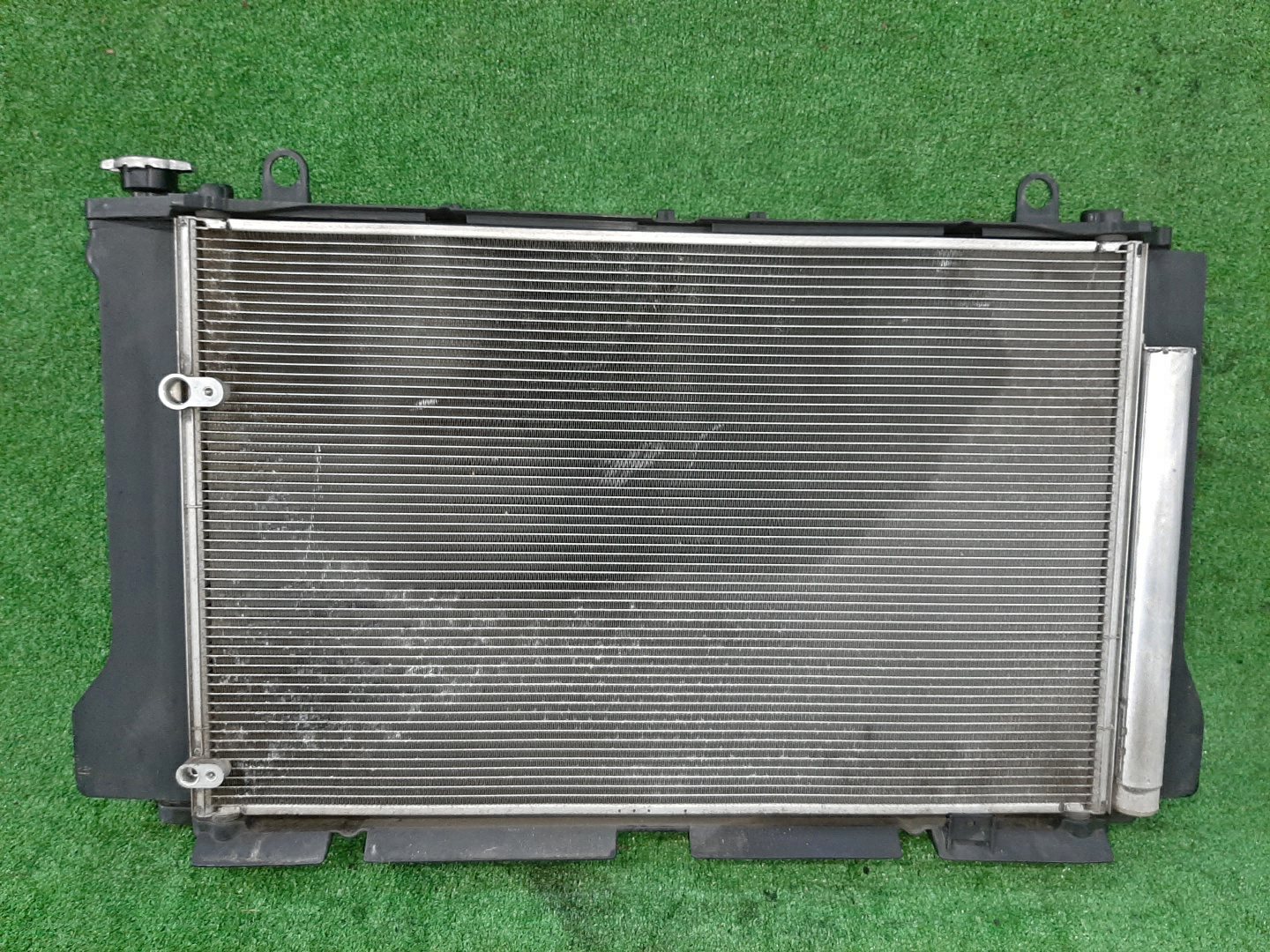 Радиатор основной TOYOTA AXIO, COROLLA FIELDER, COROLLA  AXIO, FIELDER NZE141, NZE144, ZRE142, ZRE144, ZRE144G, ZRE142G, NZE144G, NZE141G 1NZ-FE, 2ZR-FE, 2ZR-FAE 5841 2 ракурс