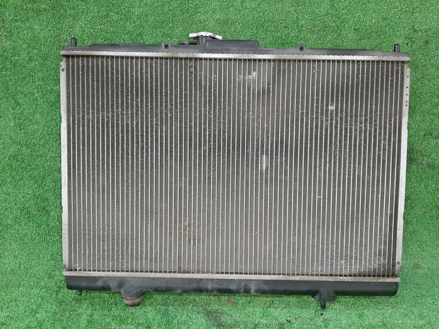 Радиатор основной MITSUBISHI PAJERO IO H76W, H66W, H67W, H77W 4G93 5843 2 ракурс