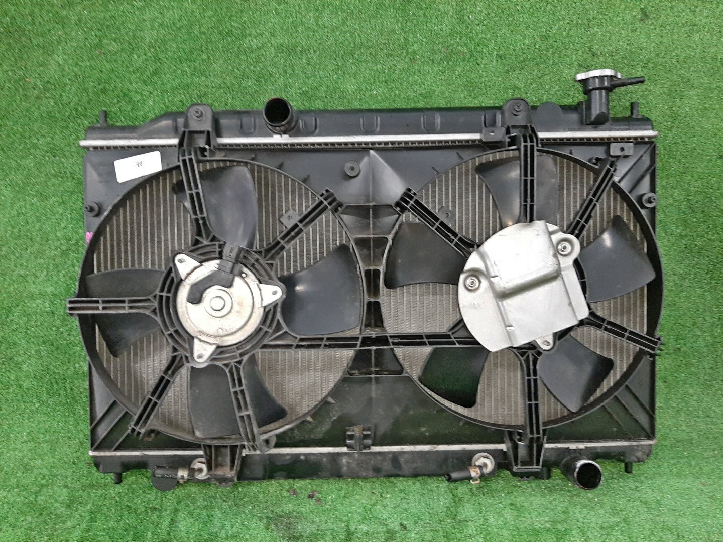 Радиатор основной NISSAN TEANA J31 VQ23DE 5858 1 ракурс