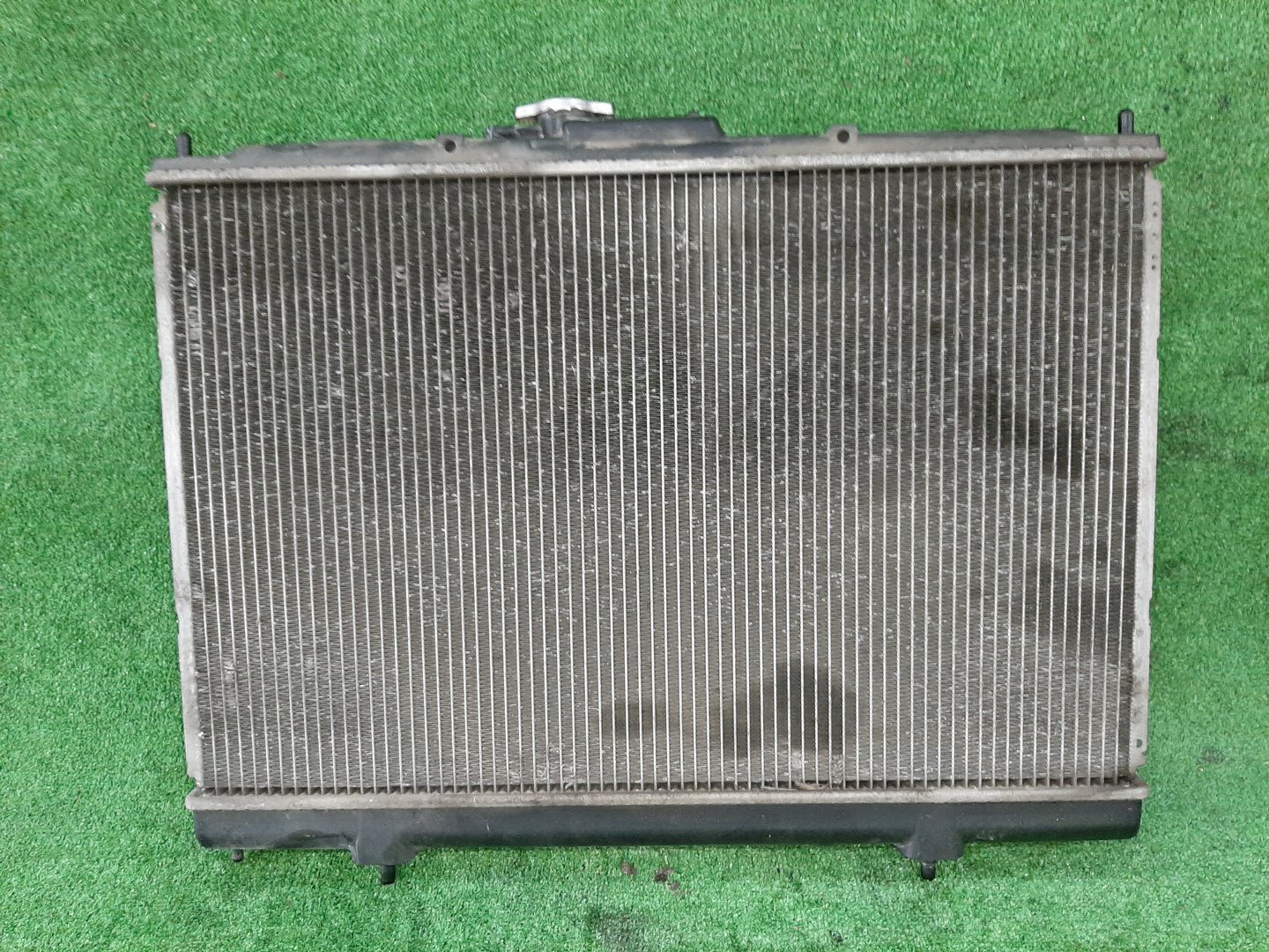 Радиатор основной MITSUBISHI PAJERO IO H76W, H66W, H67W, H77W 4G94 5871 2 ракурс