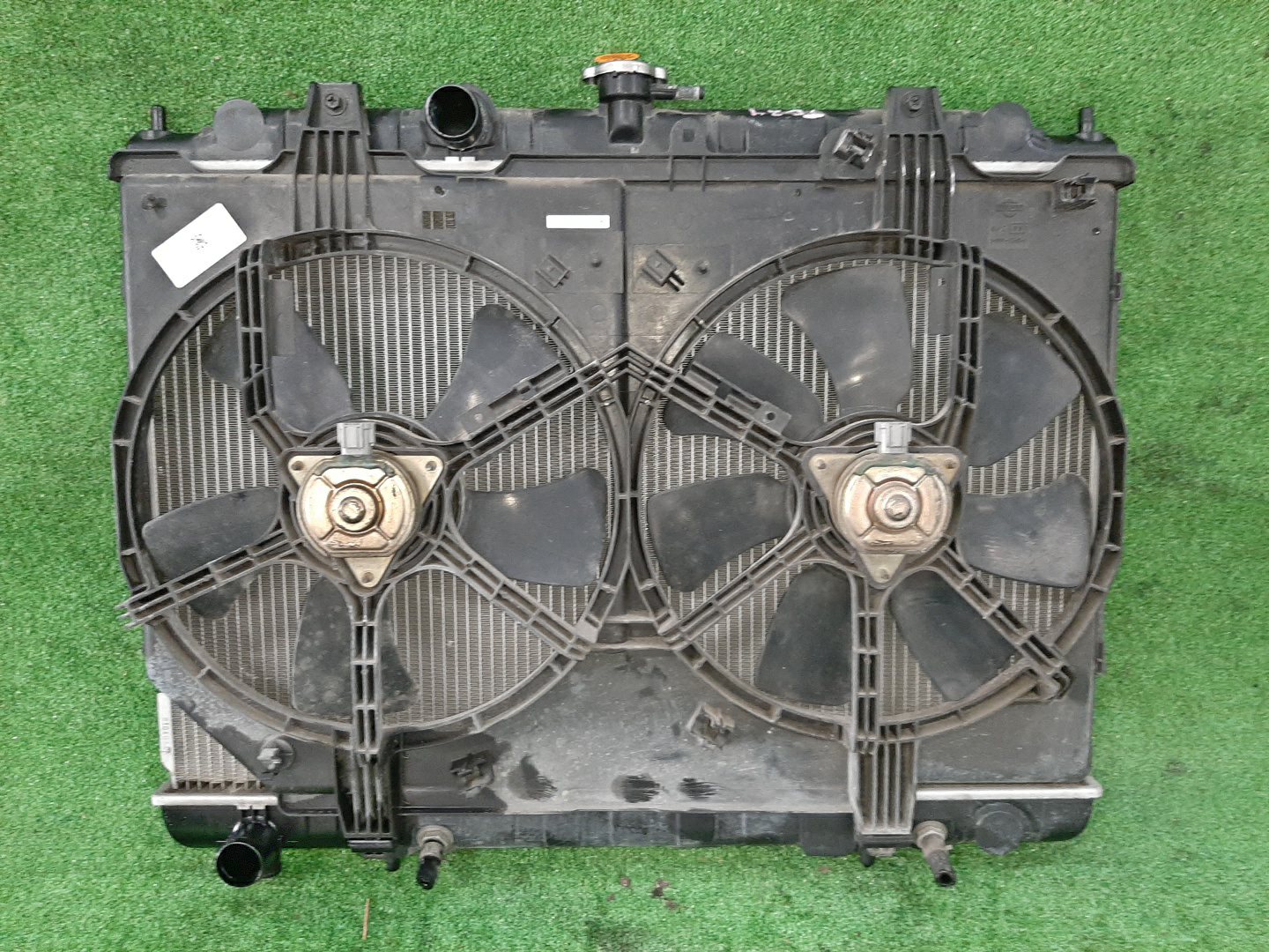Радиатор основной NISSAN SERENA TC24 QR20DE 5881 1 ракурс