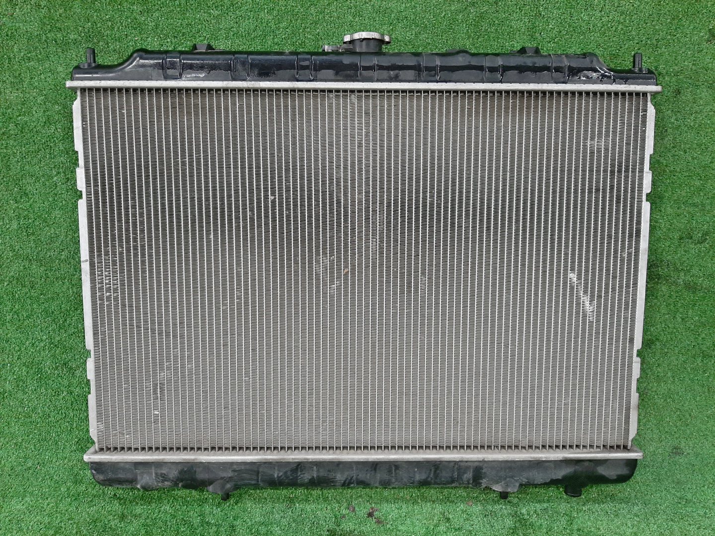 Радиатор основной NISSAN SERENA TC24 QR20DE 5881 2 ракурс
