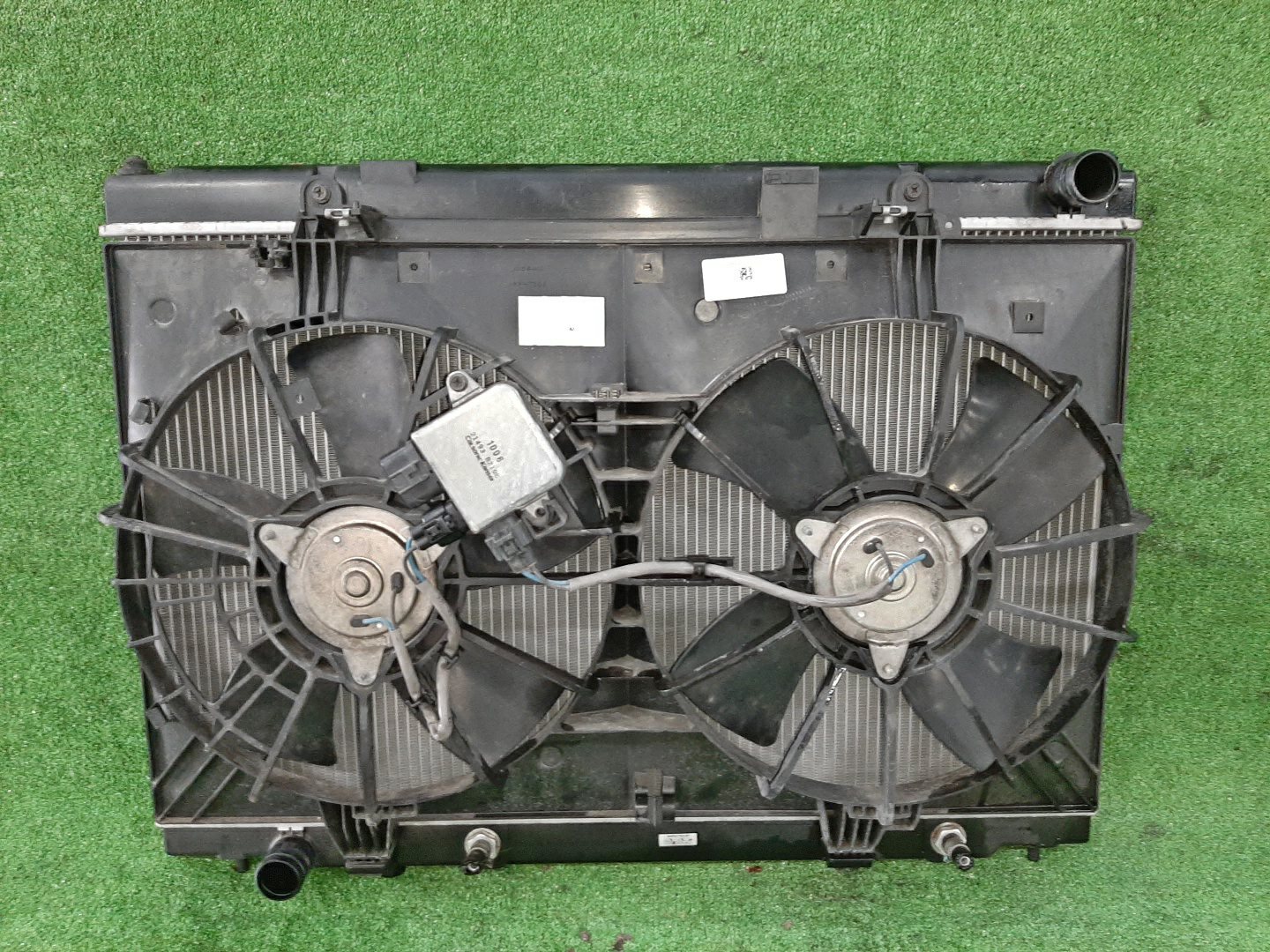 Радиатор основной NISSAN FUGA PY50 VQ35DE 5888 1 ракурс