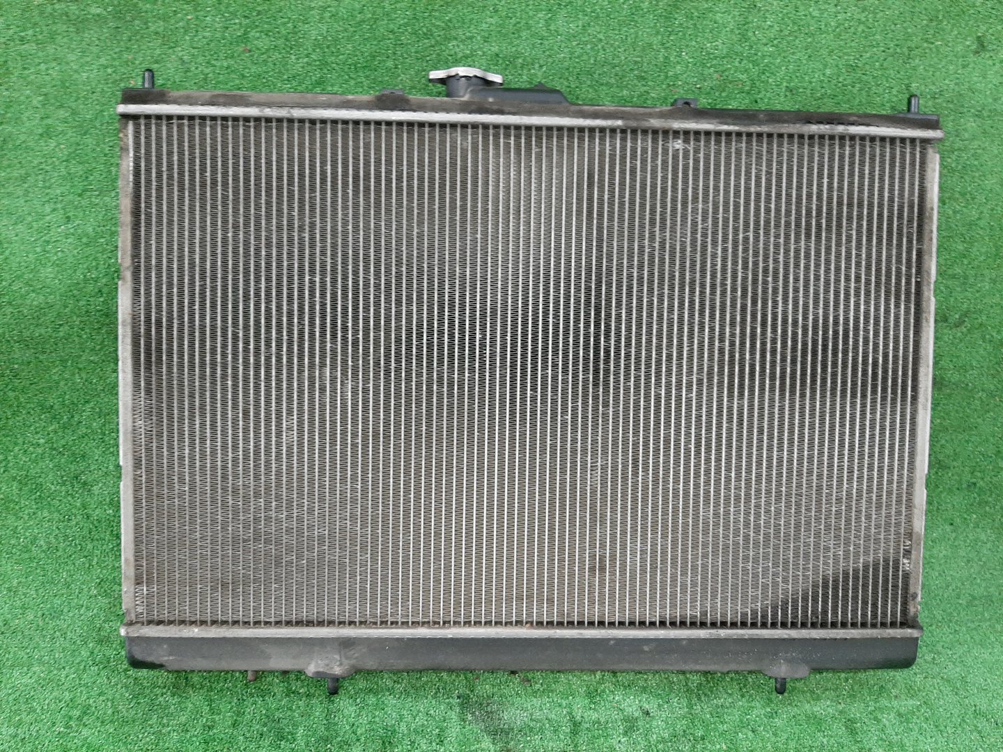 Радиатор основной MITSUBISHI CHARIOT GRANDIS, CHARIOT N84W, N94W, N96W, N86W 4G64 5891 2 ракурс