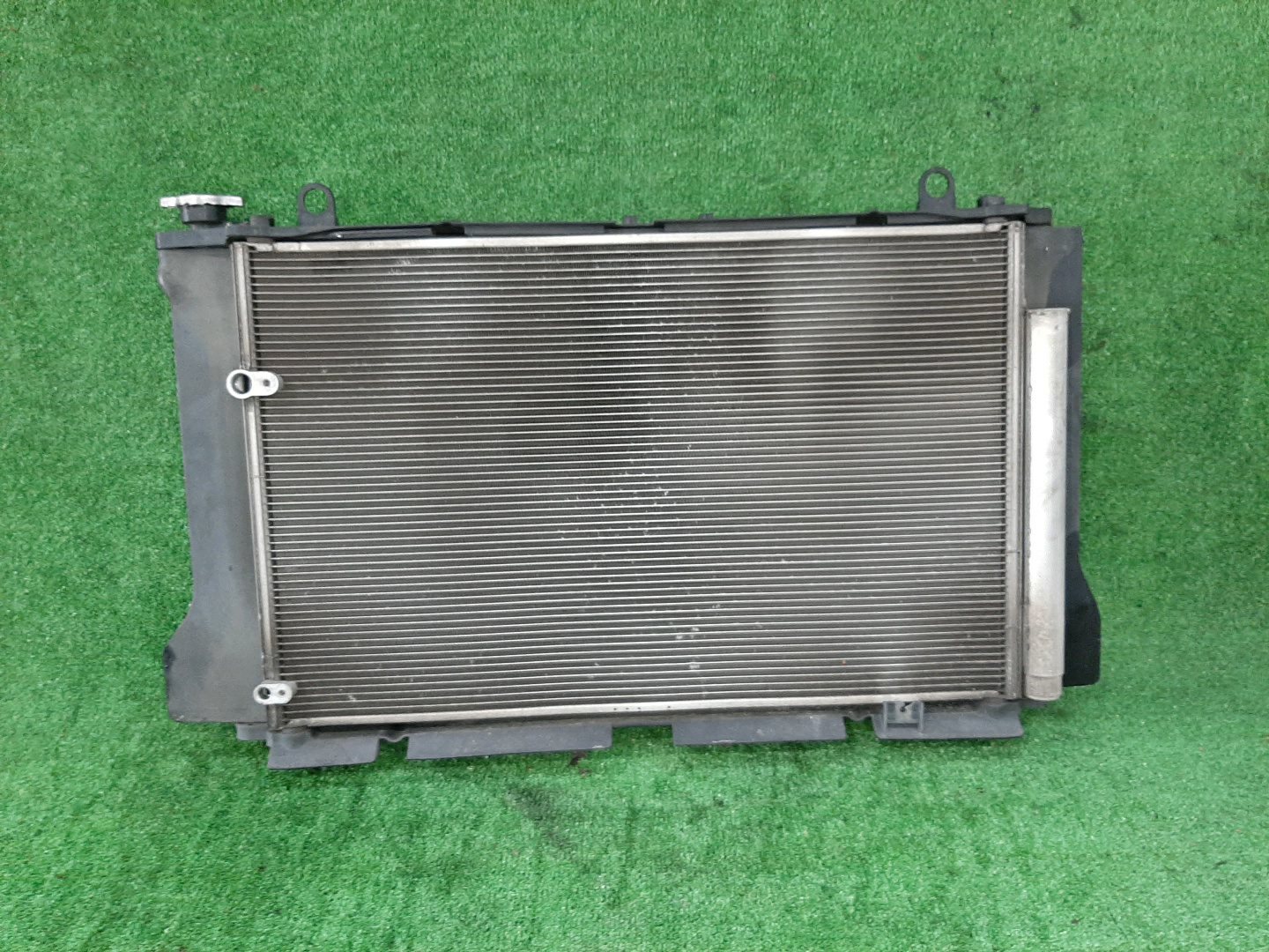 Радиатор основной TOYOTA AXIO, COROLLA FIELDER, COROLLA  AXIO, FIELDER NZE141, NZE144, ZRE142, ZRE144, ZRE144G, ZRE142G, NZE144G, NZE141G 1NZ-FE, 2ZR-FE, 2ZR-FAE 5901 2 ракурс