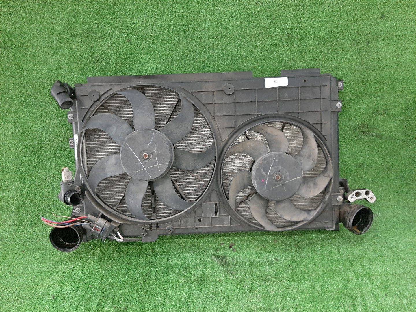 Радиатор основной VOLKSWAGEN GOLF, JETTA MK5, 1K5, 1K1, A5, 1K2 CAV 5903 1 ракурс