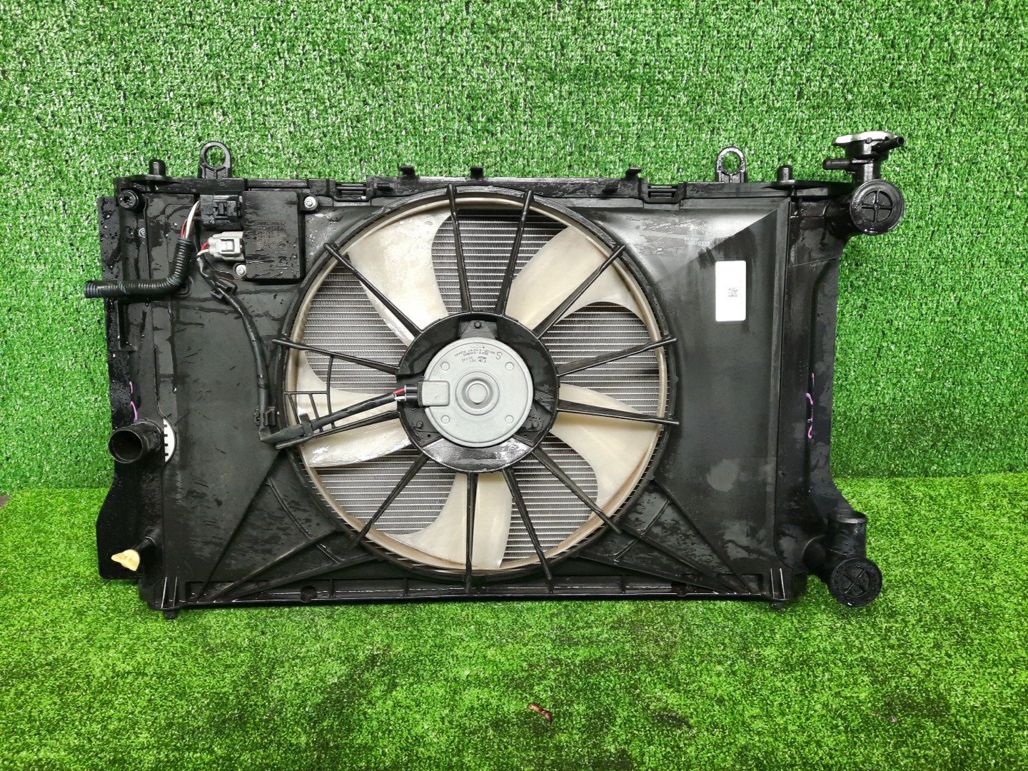 Радиатор основной TOYOTA AXIO, COROLLA FIELDER, COROLLA AXIO, FIELDER NZE141, NZE144, ZRE142, ZRE144, ZRE144G, ZRE142G, NZE144G, NZE141G 1NZ-FE, 2ZR-FE, 2ZR-FAE 5946 1 ракурс Радиатор основной TOYOTA AXIO, COROLLA FIELDER, COROLLA AXIO, FIELDER NZE141, NZE144, ZRE142, ZRE144, ZRE144G, ZRE142G, NZE144G, NZE141G 1NZ-FE, 2ZR-FE, 2ZR-FAE 5946 1 ракурс