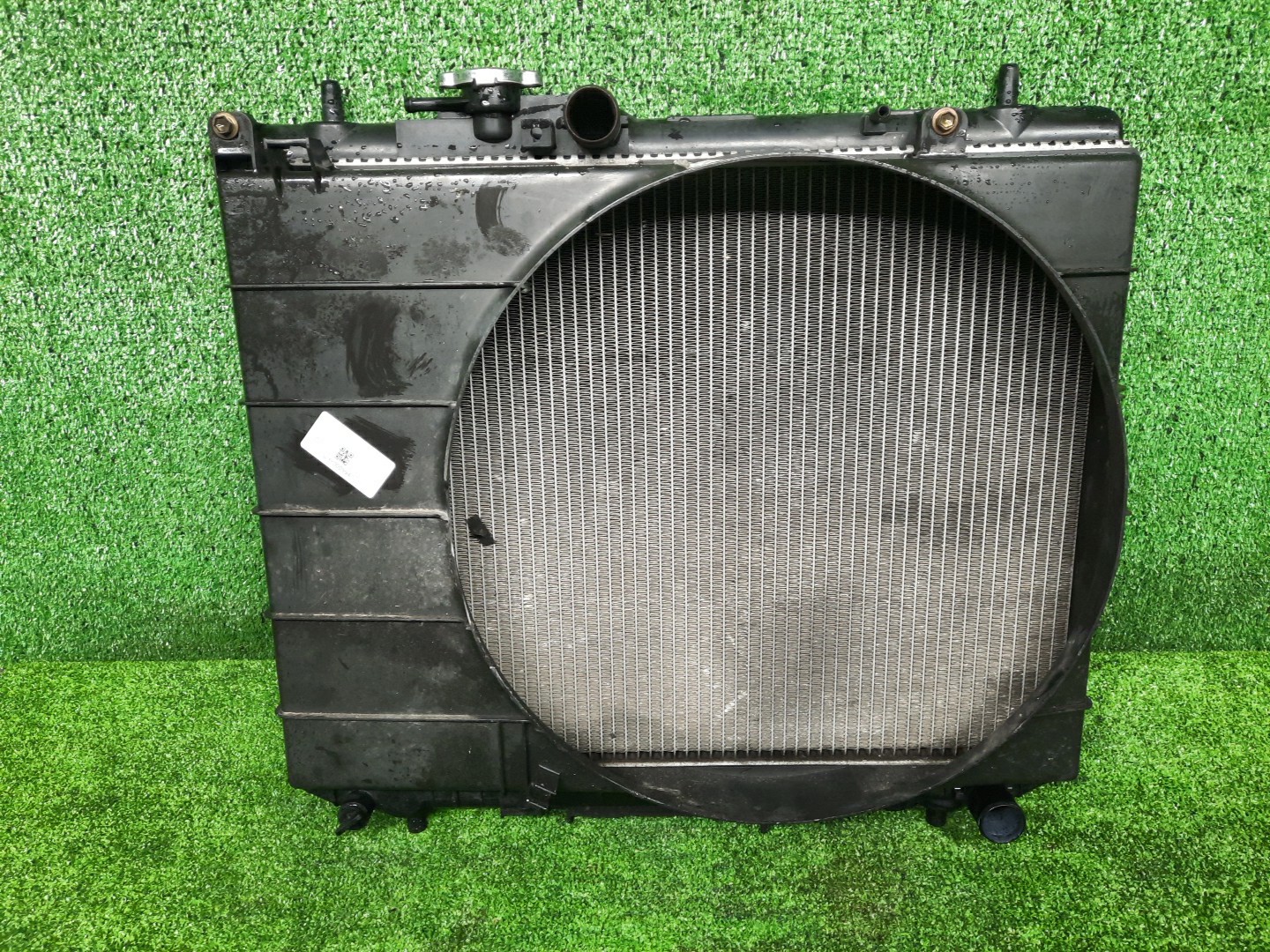 Радиатор основной DAIHATSU TERIOS, CAMI J100G, J102G, J100E, J102E, J122E HC-EJ 5947 1 ракурс