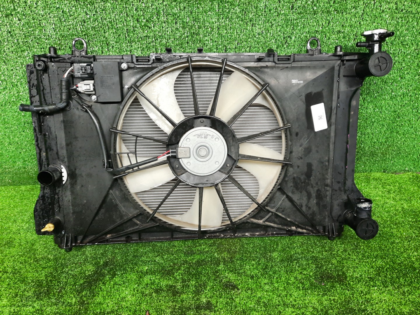 Радиатор основной TOYOTA AXIO, COROLLA FIELDER, COROLLA AXIO, FIELDER NZE141, NZE144, ZRE142, ZRE144, ZRE144G, ZRE142G, NZE144G, NZE141G 1NZ-FE, 2ZR-FE, 2ZR-FAE 5957 2 ракурс Радиатор основной TOYOTA AXIO, COROLLA FIELDER, COROLLA AXIO, FIELDER NZE141, NZE144, ZRE142, ZRE144, ZRE144G, ZRE142G, NZE144G, NZE141G 1NZ-FE, 2ZR-FE, 2ZR-FAE 5957 2 ракурс