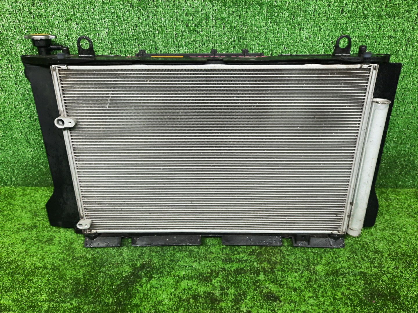 Радиатор основной TOYOTA AXIO, COROLLA FIELDER, COROLLA  AXIO, FIELDER NZE141, NZE144, ZRE142, ZRE144, ZRE144G, ZRE142G, NZE144G, NZE141G 1NZ-FE, 2ZR-FE, 2ZR-FAE 5957 3 ракурс